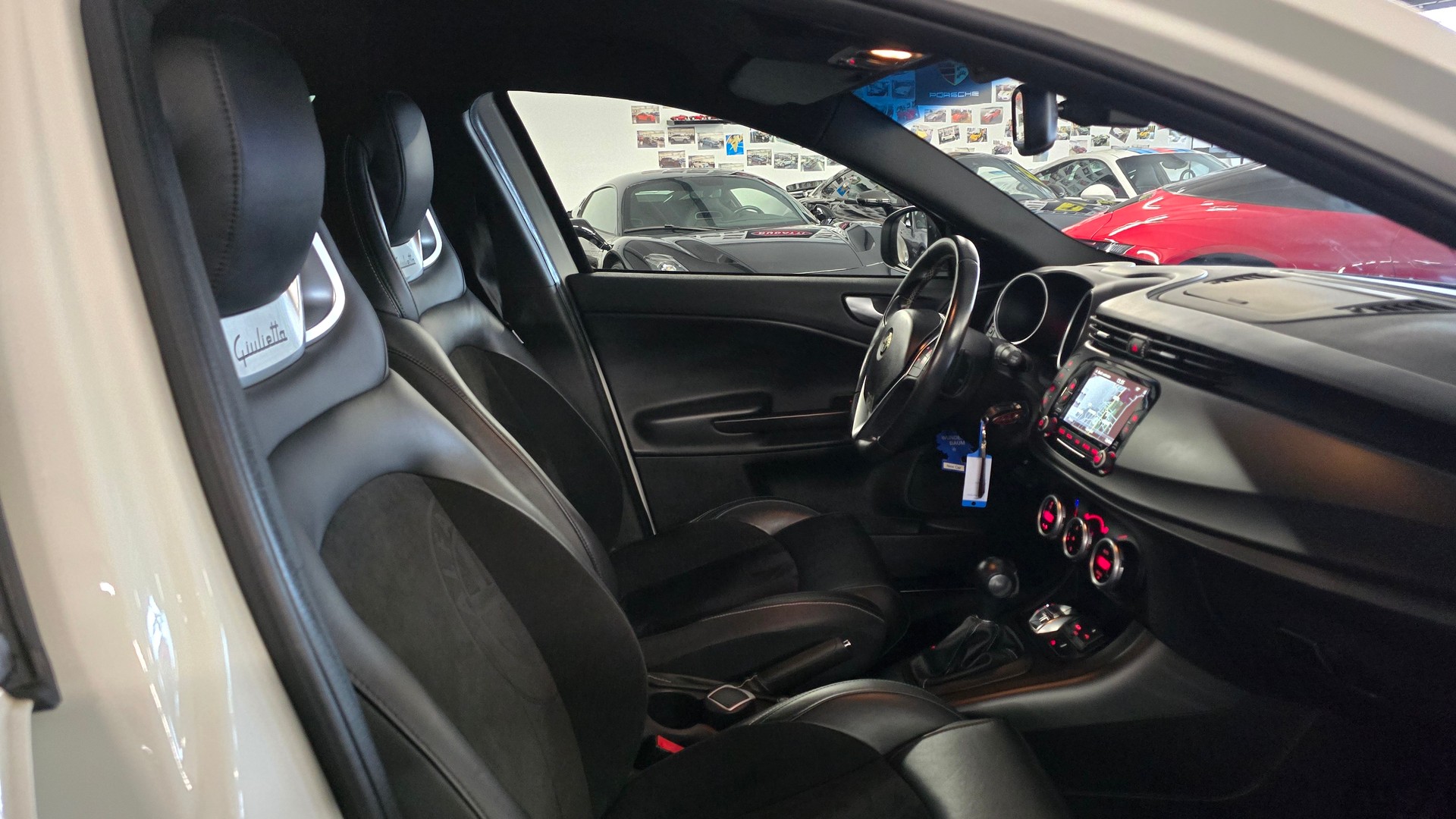 ALFA ROMEO Giulietta 1750 TBi Quadrifoglio Verde TCT-image-21