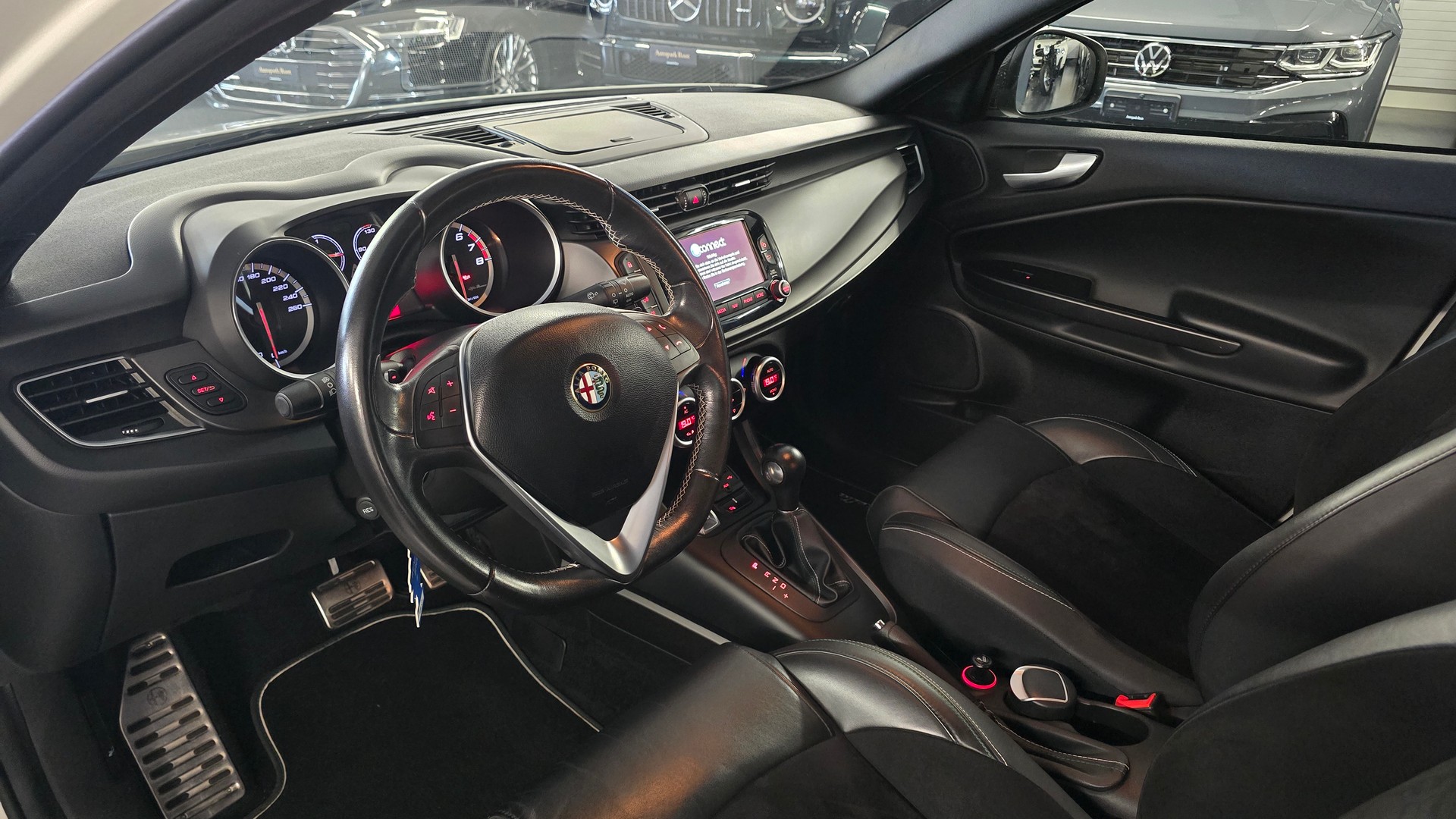 ALFA ROMEO Giulietta 1750 TBi Quadrifoglio Verde TCT-image-14