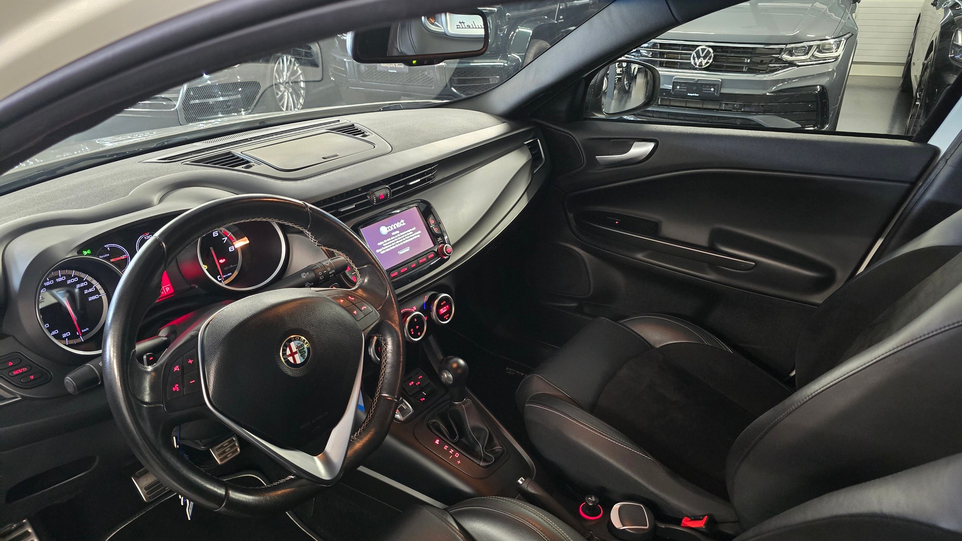 ALFA ROMEO Giulietta 1750 TBi Quadrifoglio Verde TCT-image-15