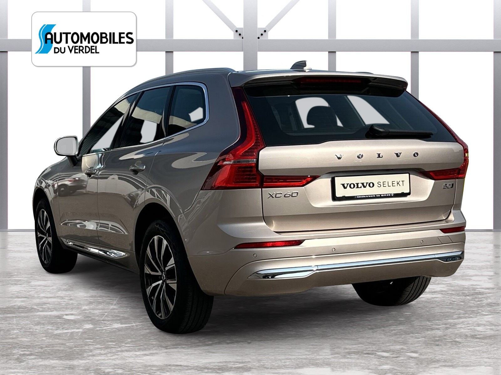 VOLVO XC60 2.0 B5 MH Diesel Plus Bright AWD-image-2