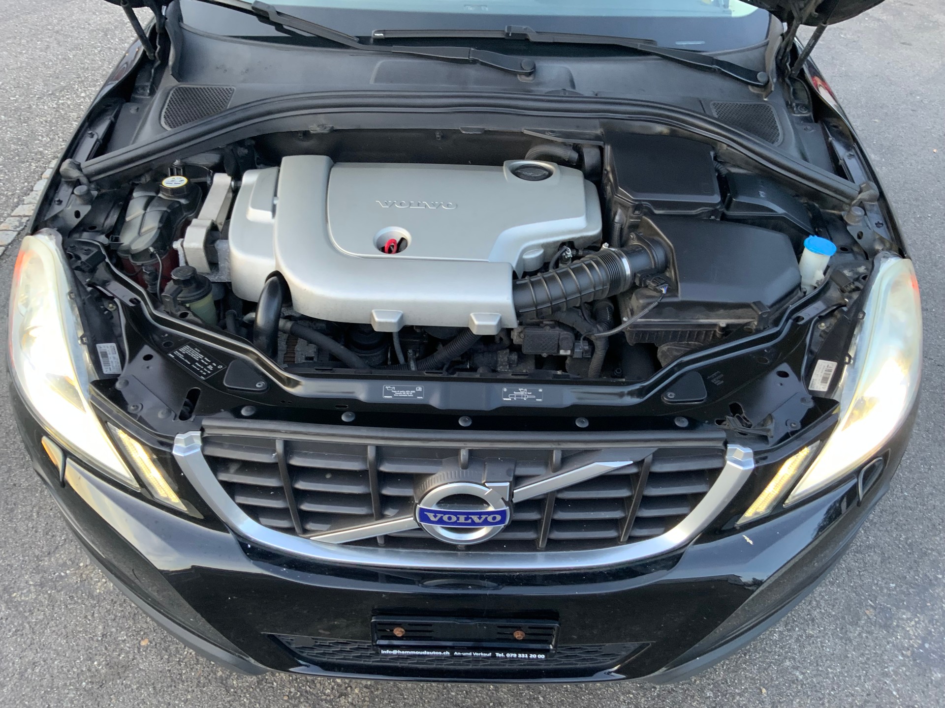VOLVO XC60 D5 AWD Geartronic-image-7