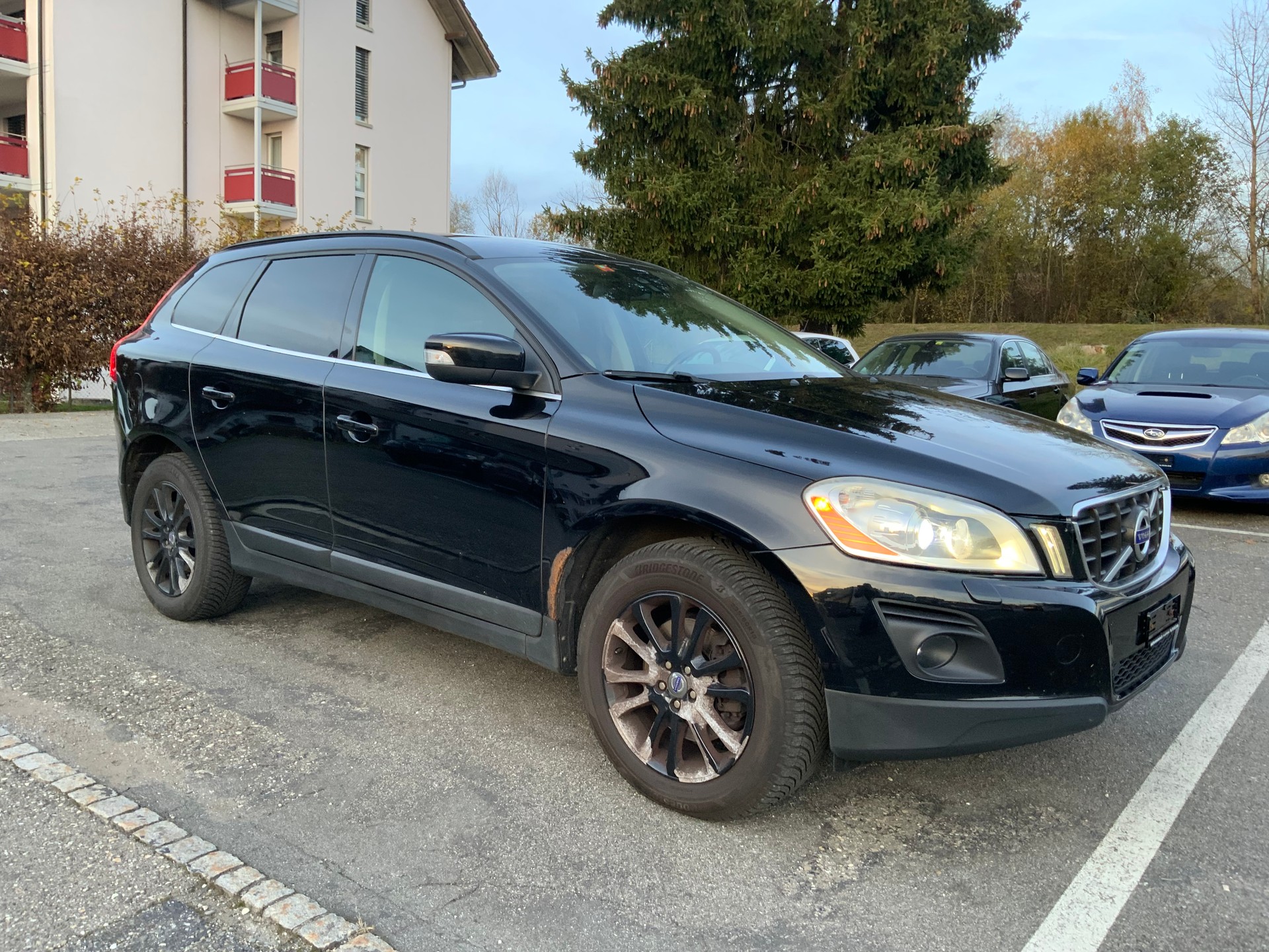 VOLVO XC60 D5 AWD Geartronic-image-2