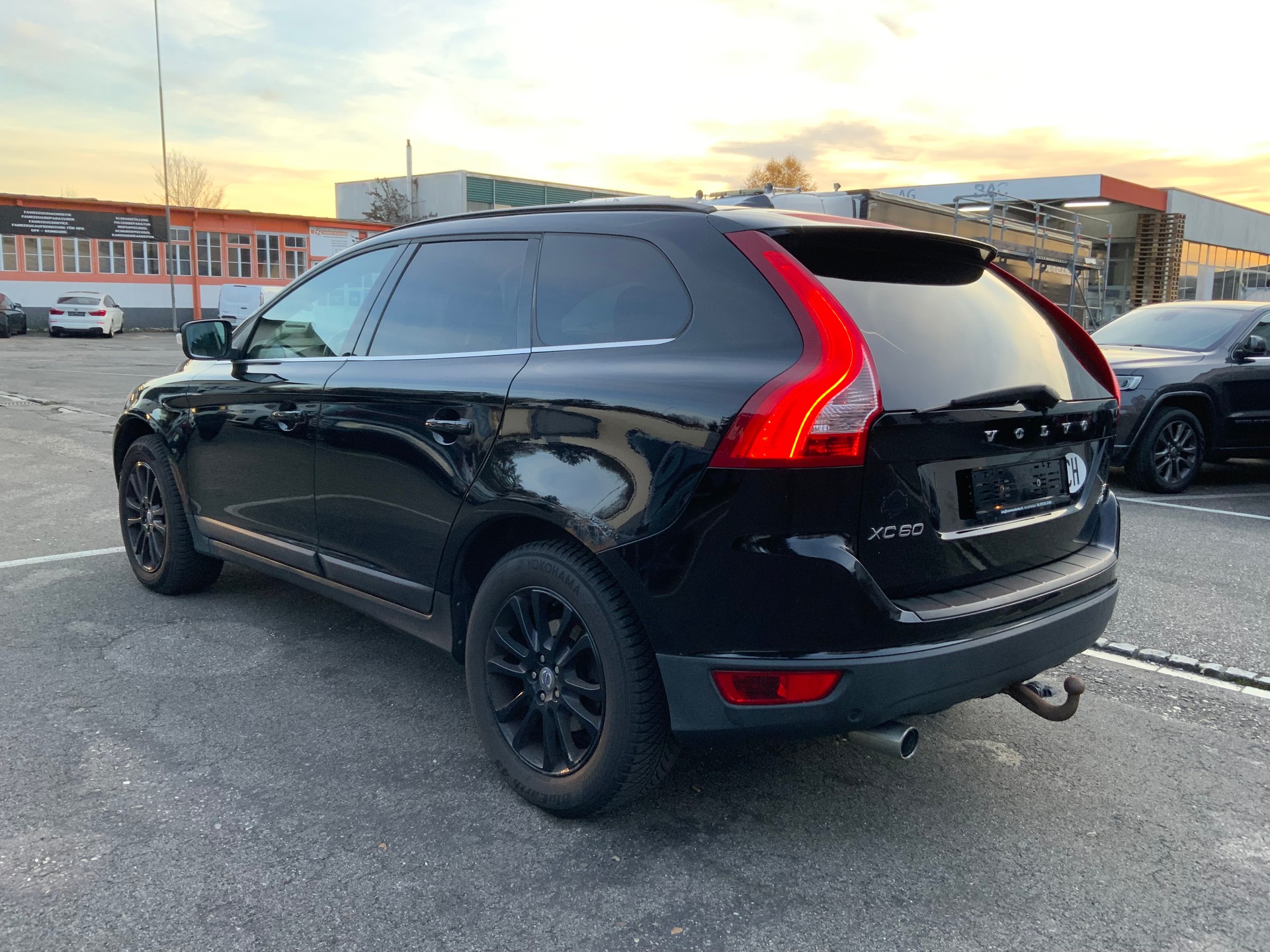 VOLVO XC60 D5 AWD Geartronic-image-4