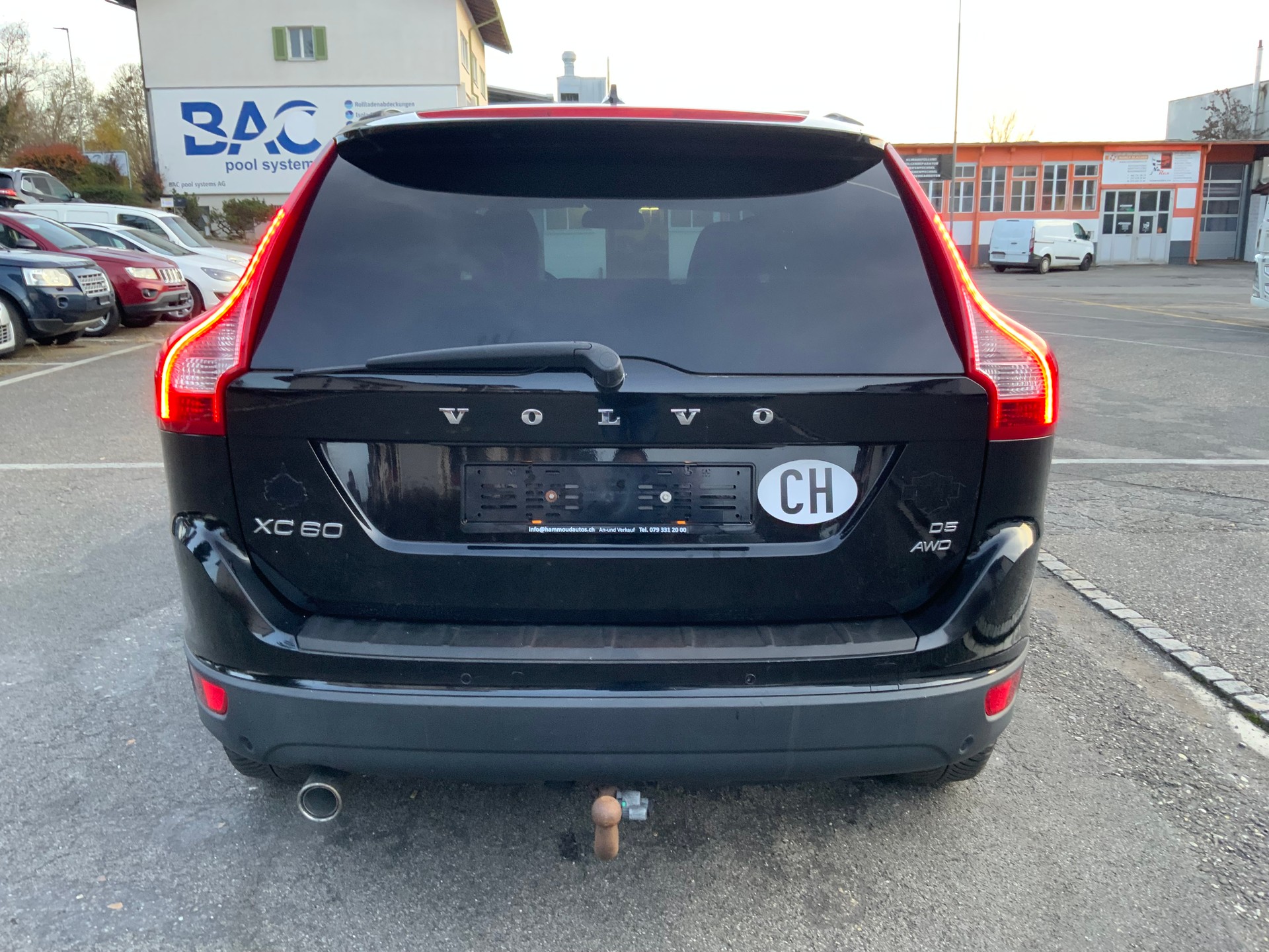VOLVO XC60 D5 AWD Geartronic-image-5
