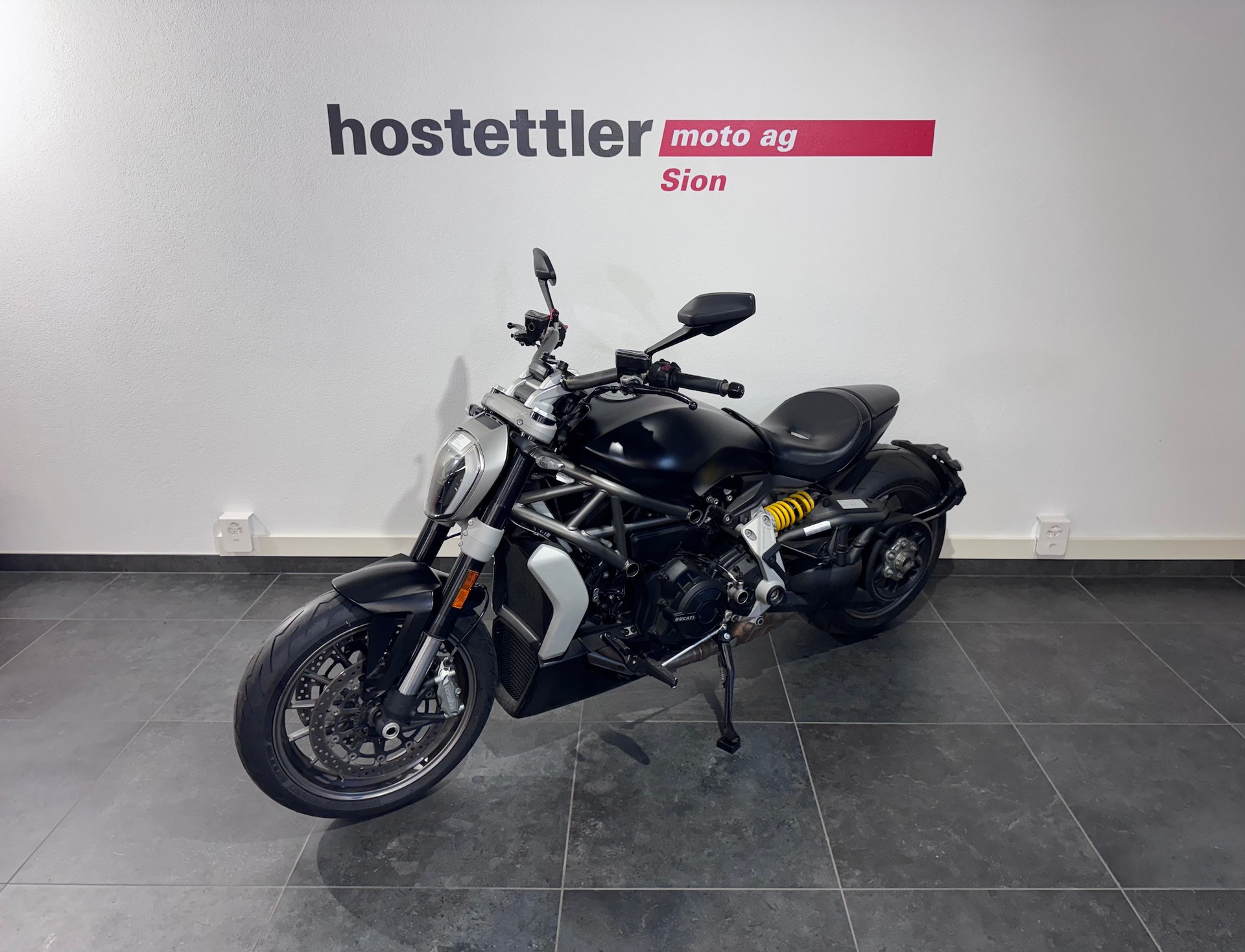DUCATI 1260 X Diavel-showroom-element-2