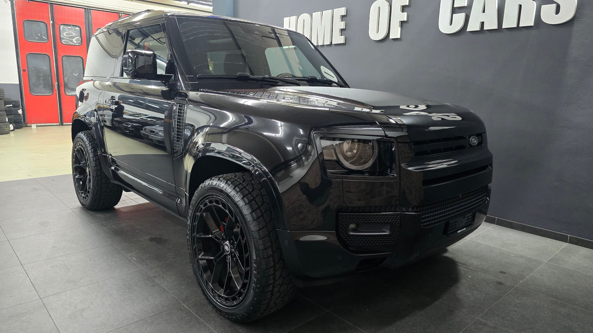 LAND ROVER Defender 90 P300 Si4 SE AT8-image-18