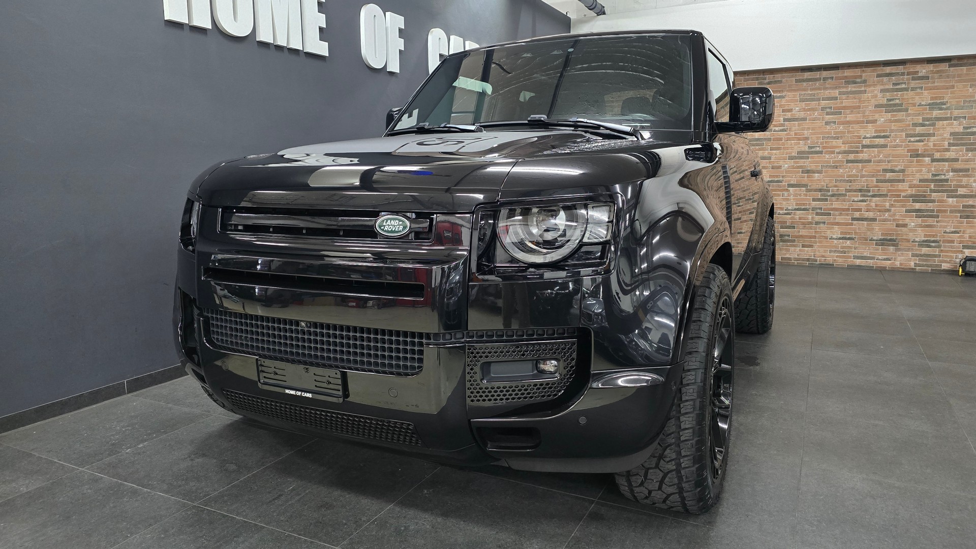 LAND ROVER Defender 90 P300 Si4 SE AT8-image-0