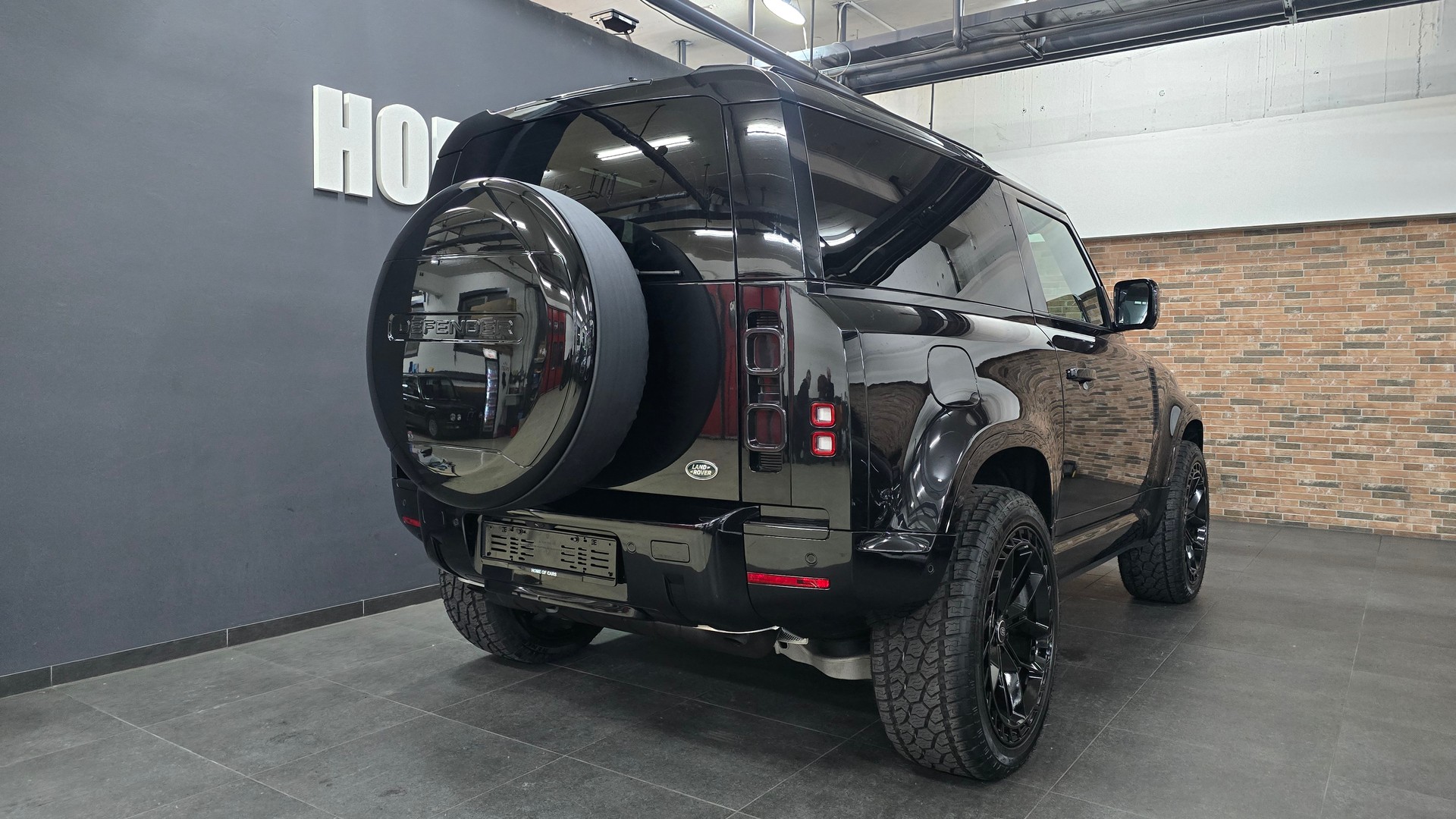 LAND ROVER Defender 90 P300 Si4 SE AT8-image-11