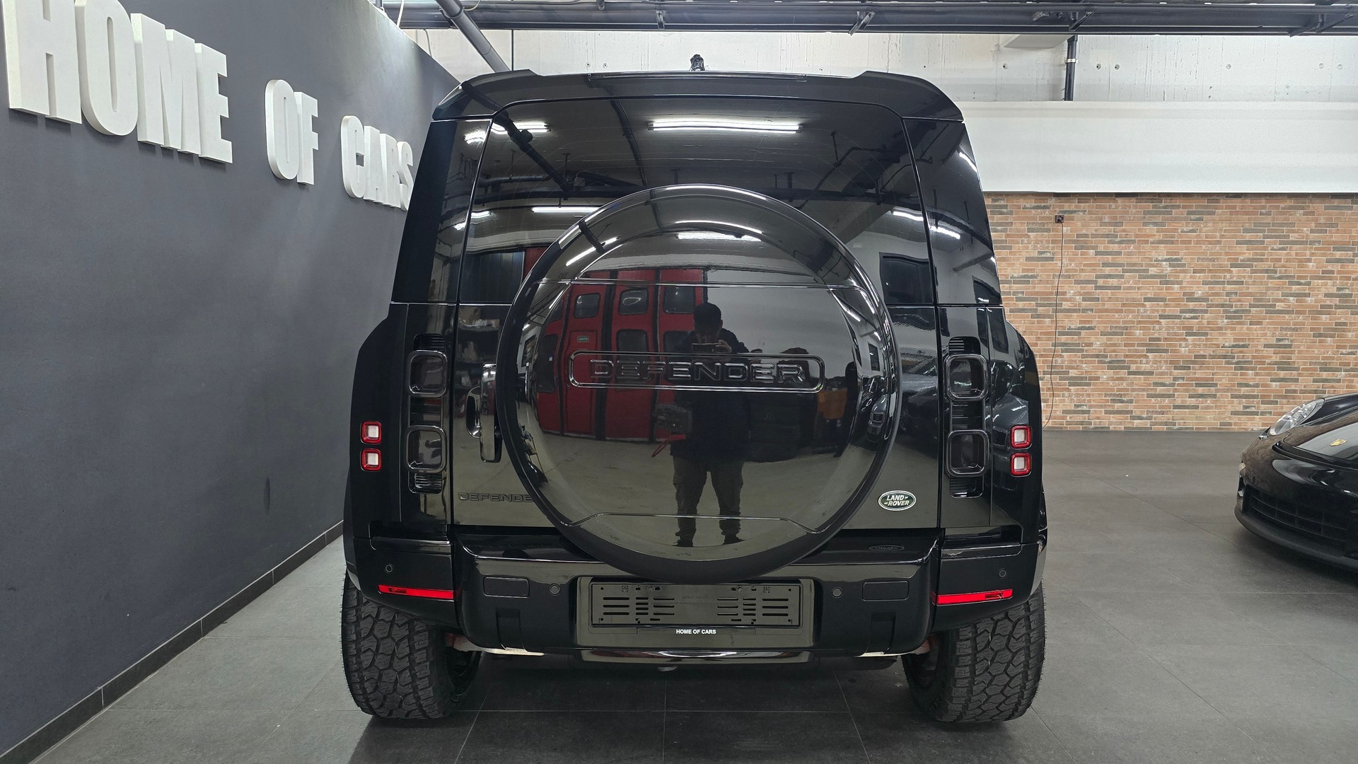 LAND ROVER Defender 90 P300 Si4 SE AT8-image-9
