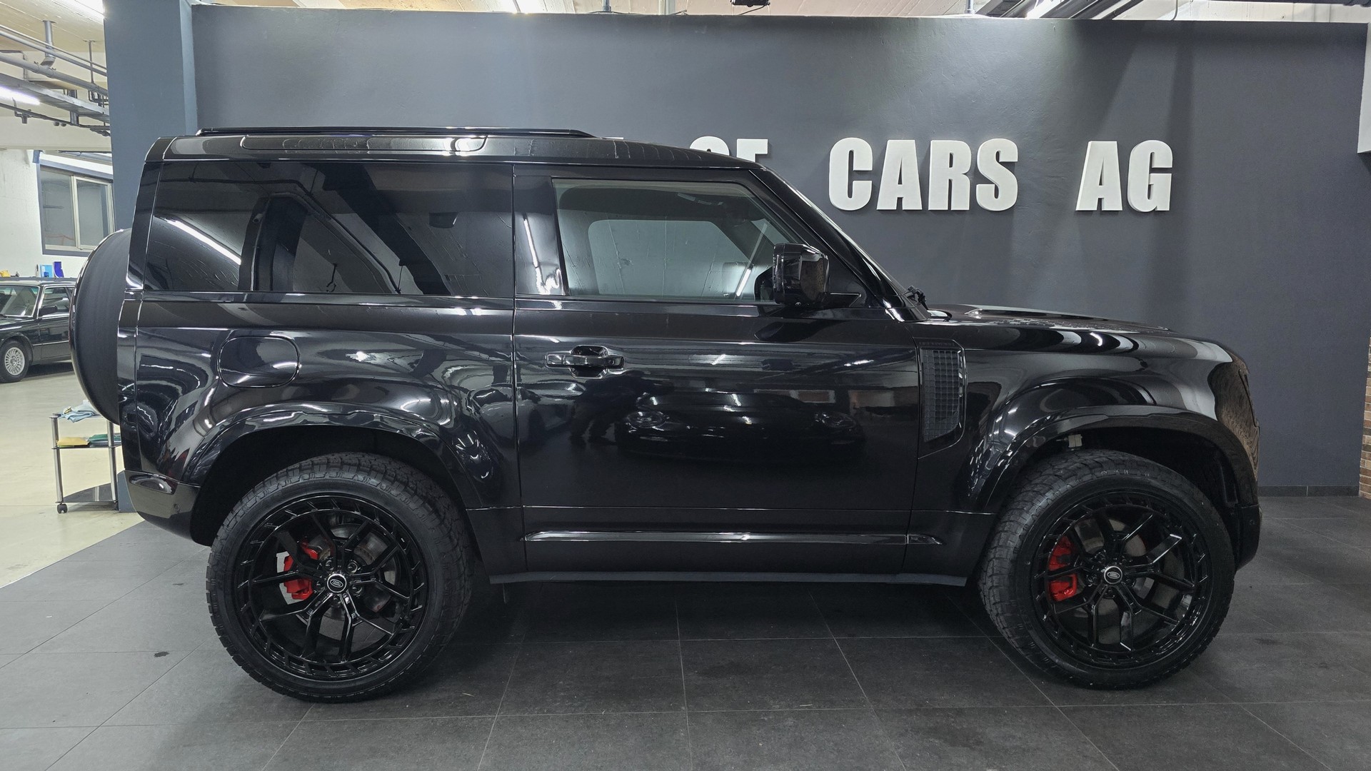 LAND ROVER Defender 90 P300 Si4 SE AT8-image-14