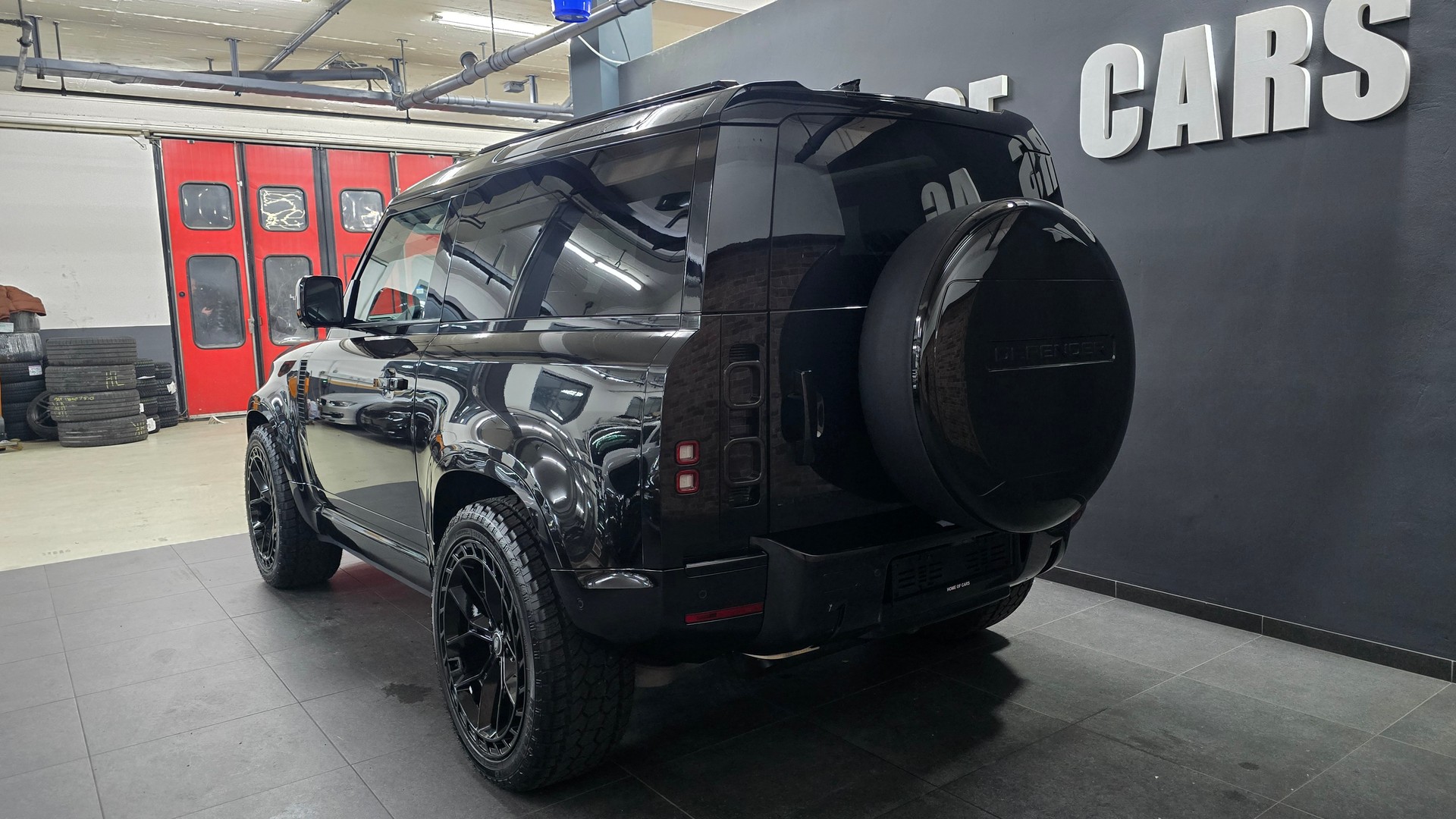 LAND ROVER Defender 90 P300 Si4 SE AT8-image-8