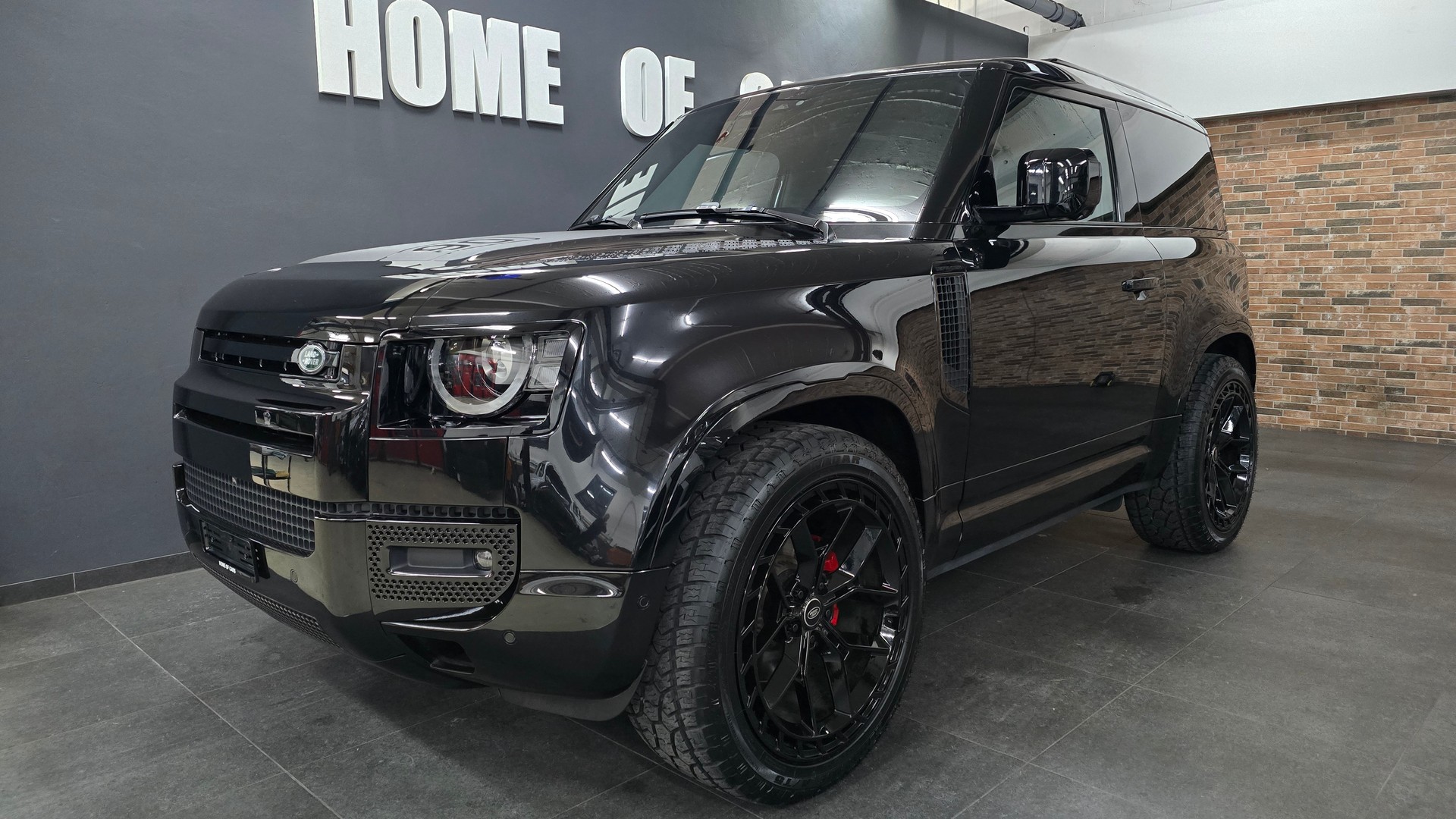 LAND ROVER Defender 90 P300 Si4 SE AT8-image-3