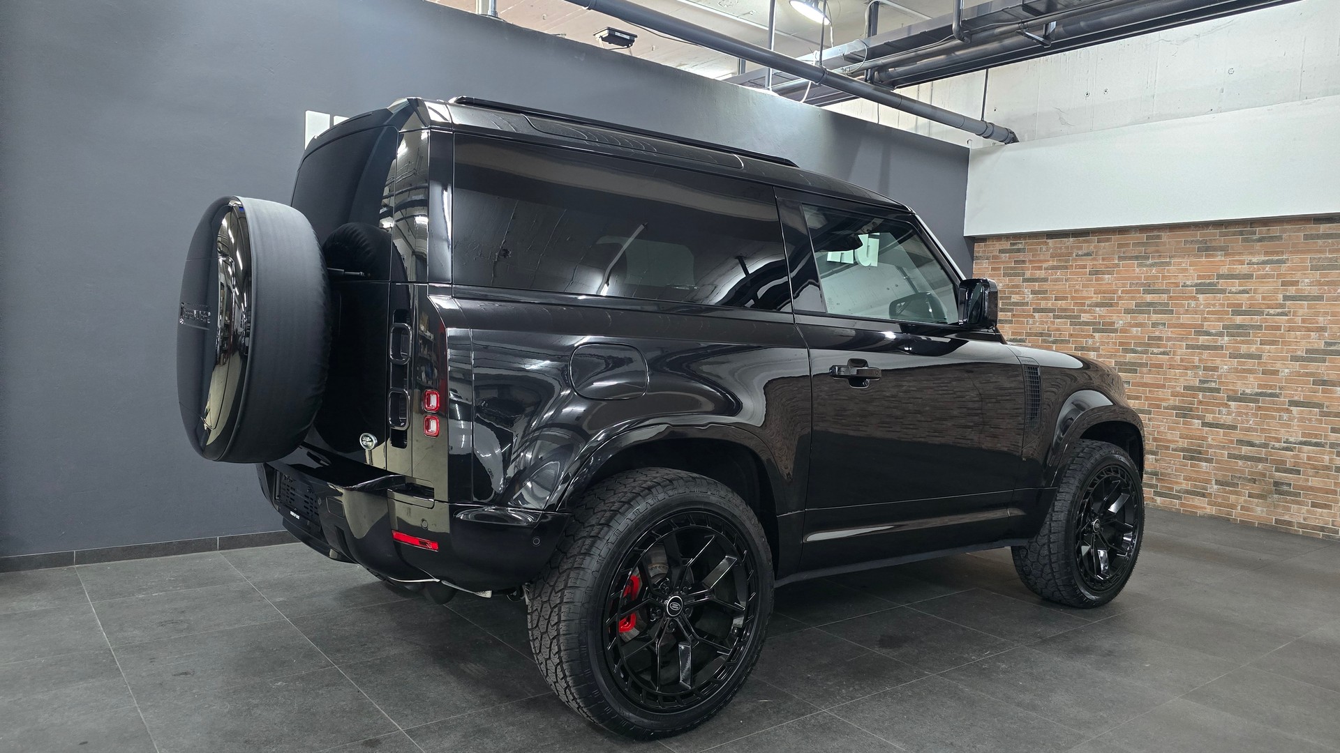 LAND ROVER Defender 90 P300 Si4 SE AT8-image-13