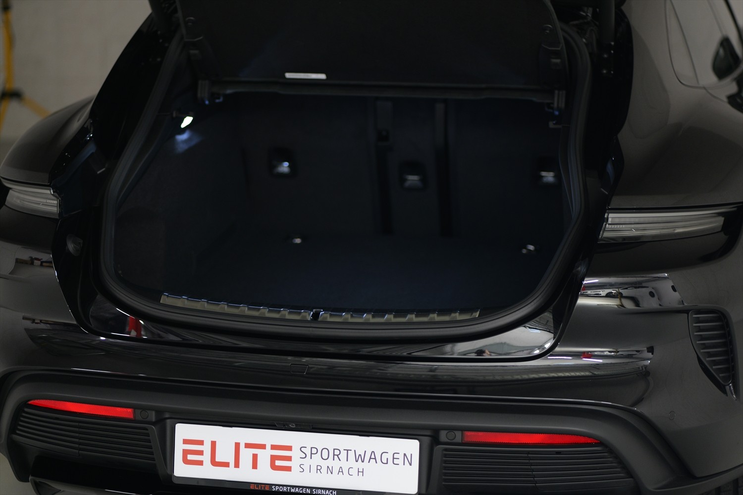 Taycan Cr. Tur Turb104kWh