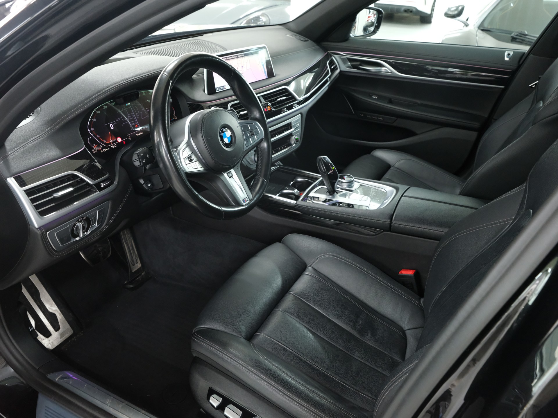 BMW 730d xDrive 48V M Sport Steptronic *Driving Assistant Professional* *Parking Assistant Plus*-image-11