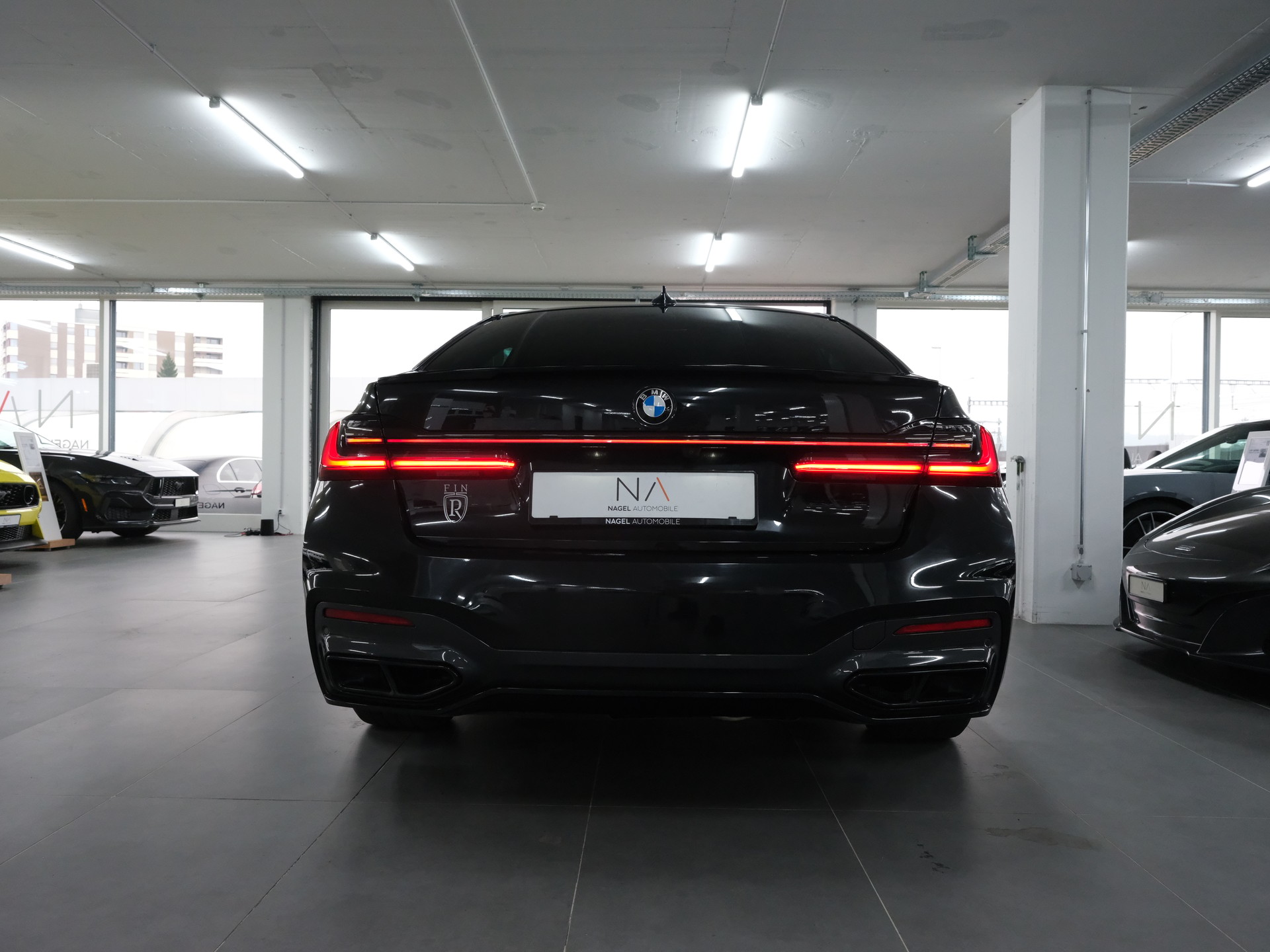 BMW 730d xDrive 48V M Sport Steptronic *Driving Assistant Professional* *Parking Assistant Plus*-image-5