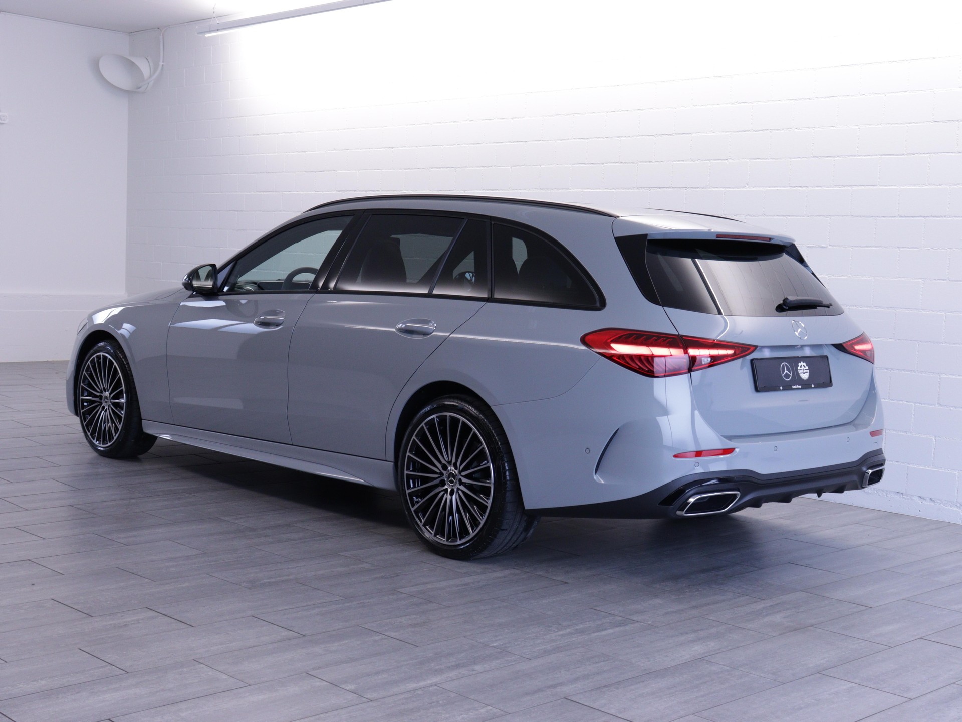 MERCEDES-BENZ C 220 d Swiss Star AMG Line 4matic Kombi-image-3