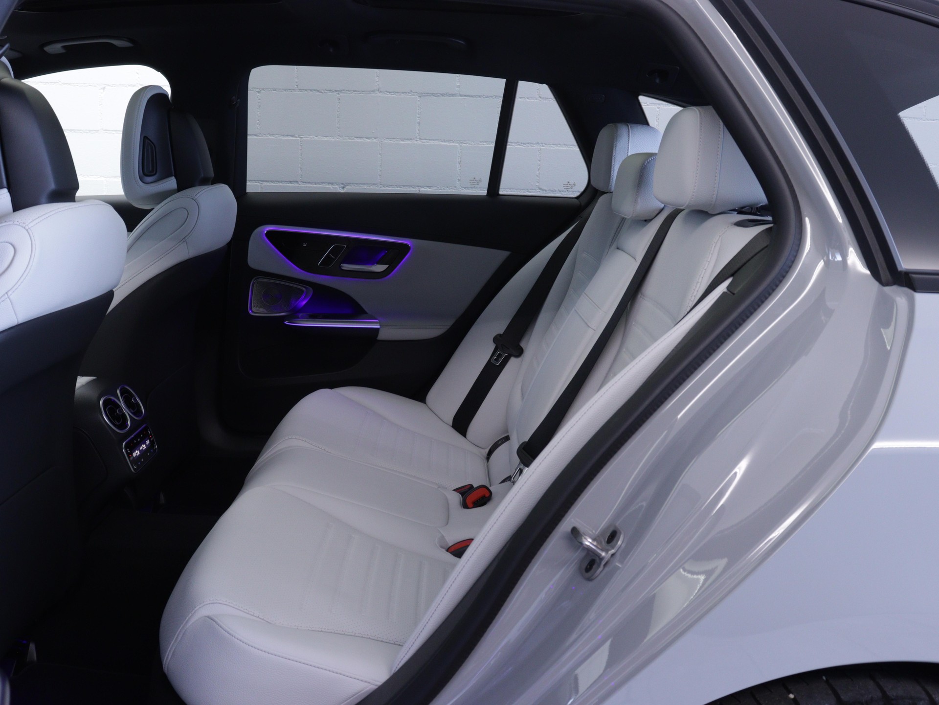 MERCEDES-BENZ C 220 d Swiss Star AMG Line 4matic Kombi-image-10