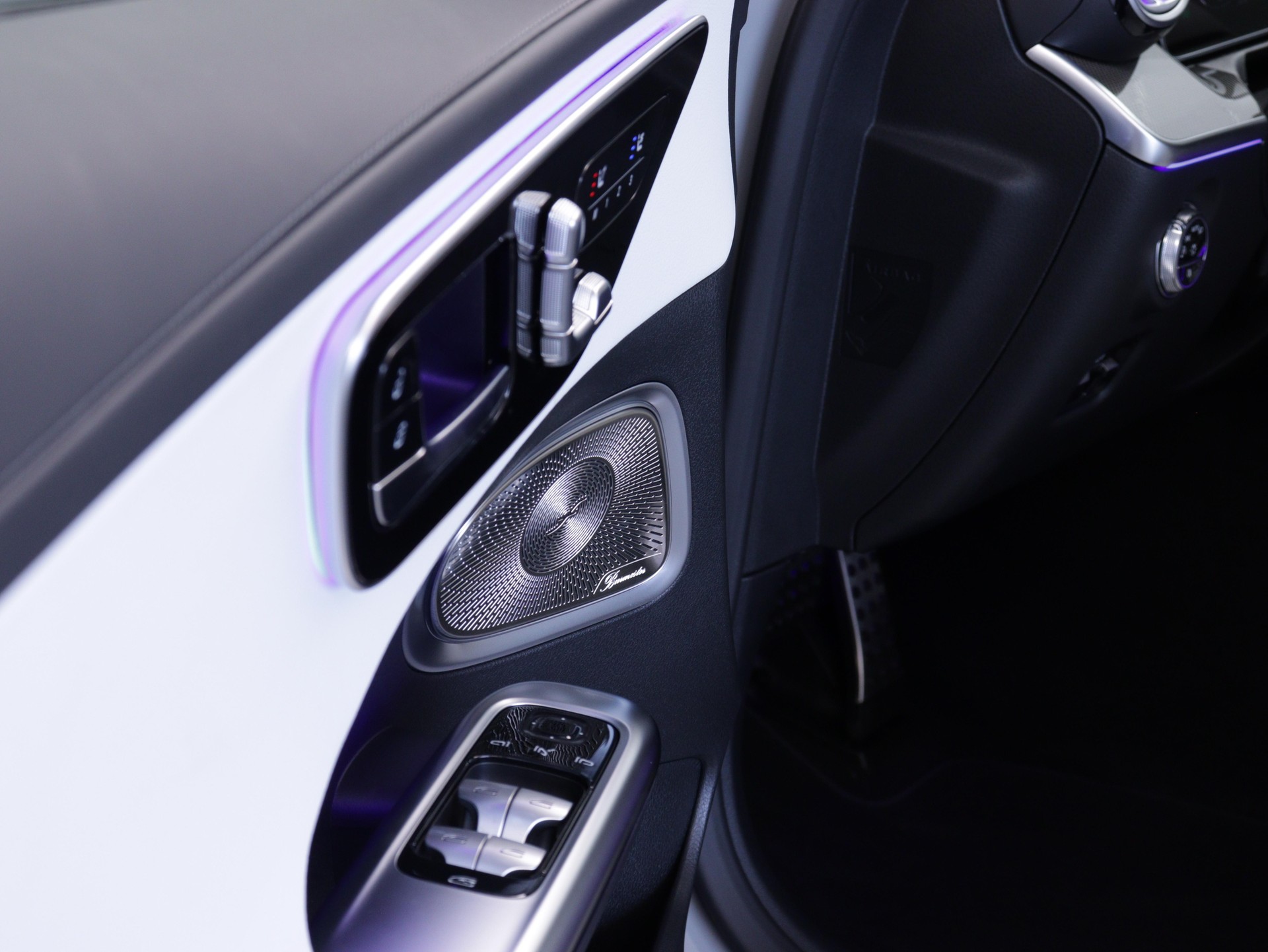 MERCEDES-BENZ C 220 d Swiss Star AMG Line 4matic Kombi-image-8