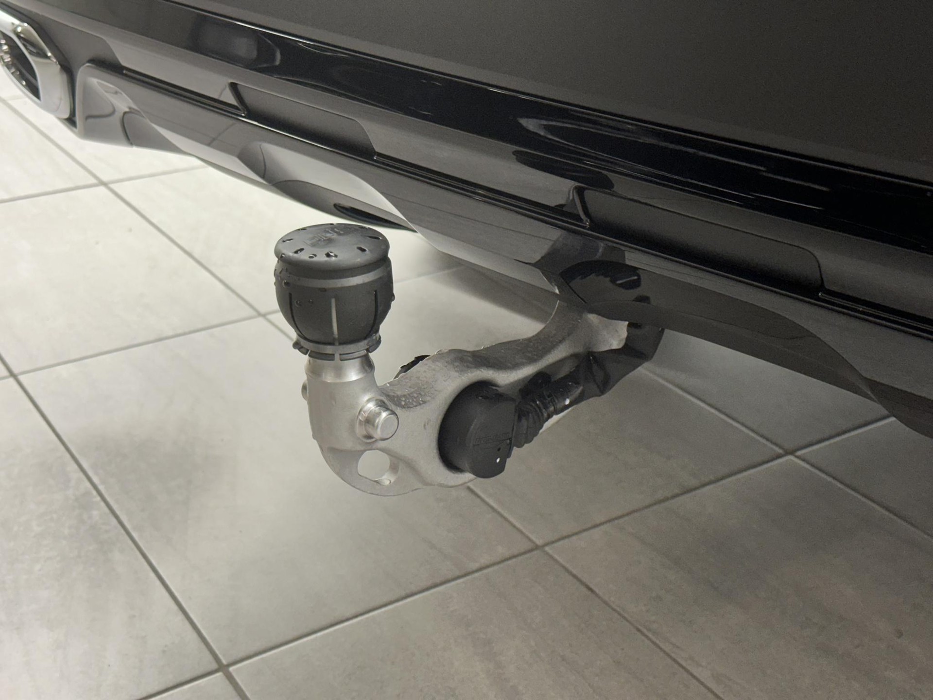 MERCEDES-BENZ GLC 200 AMG Line 4matic-image-8
