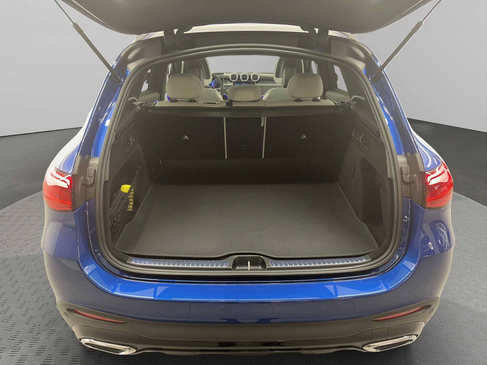 MERCEDES-BENZ GLC 200 AMG Line 4matic-image-3