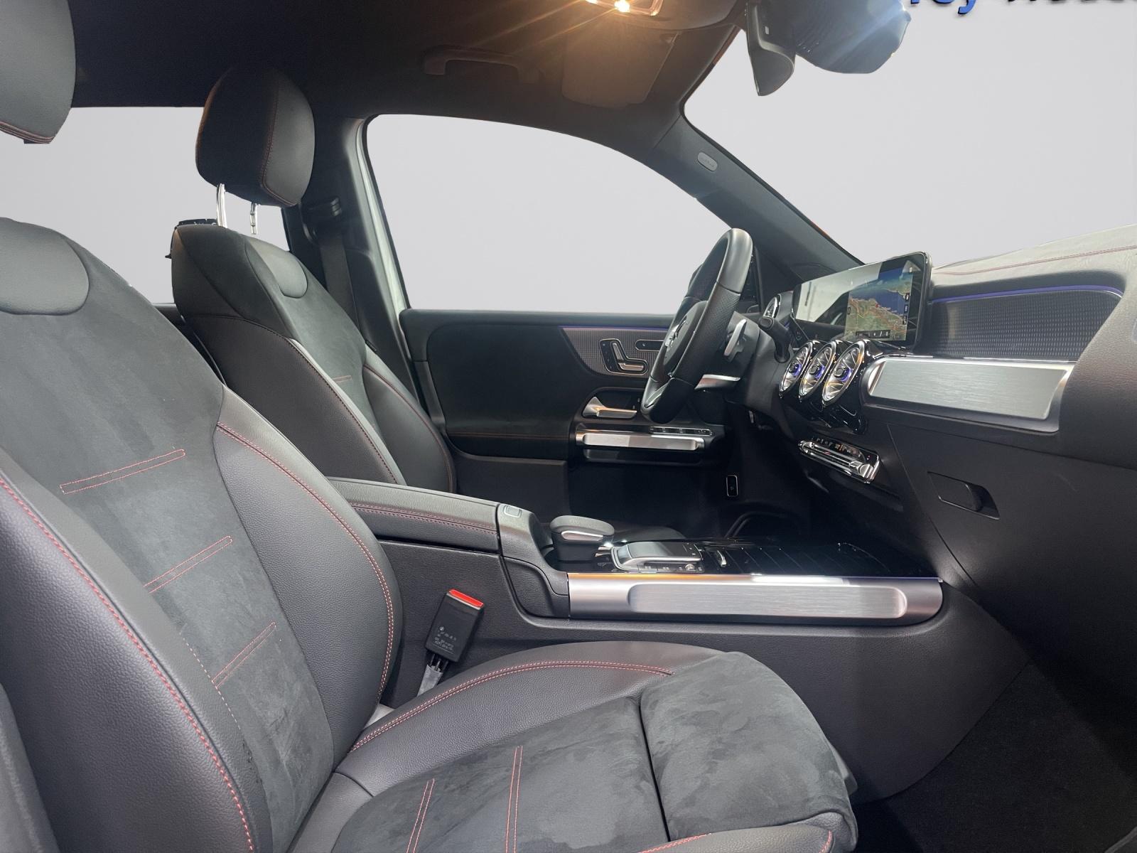 MERCEDES-BENZ EQB 350 4MATIC Swiss Star AMG Line-image-6