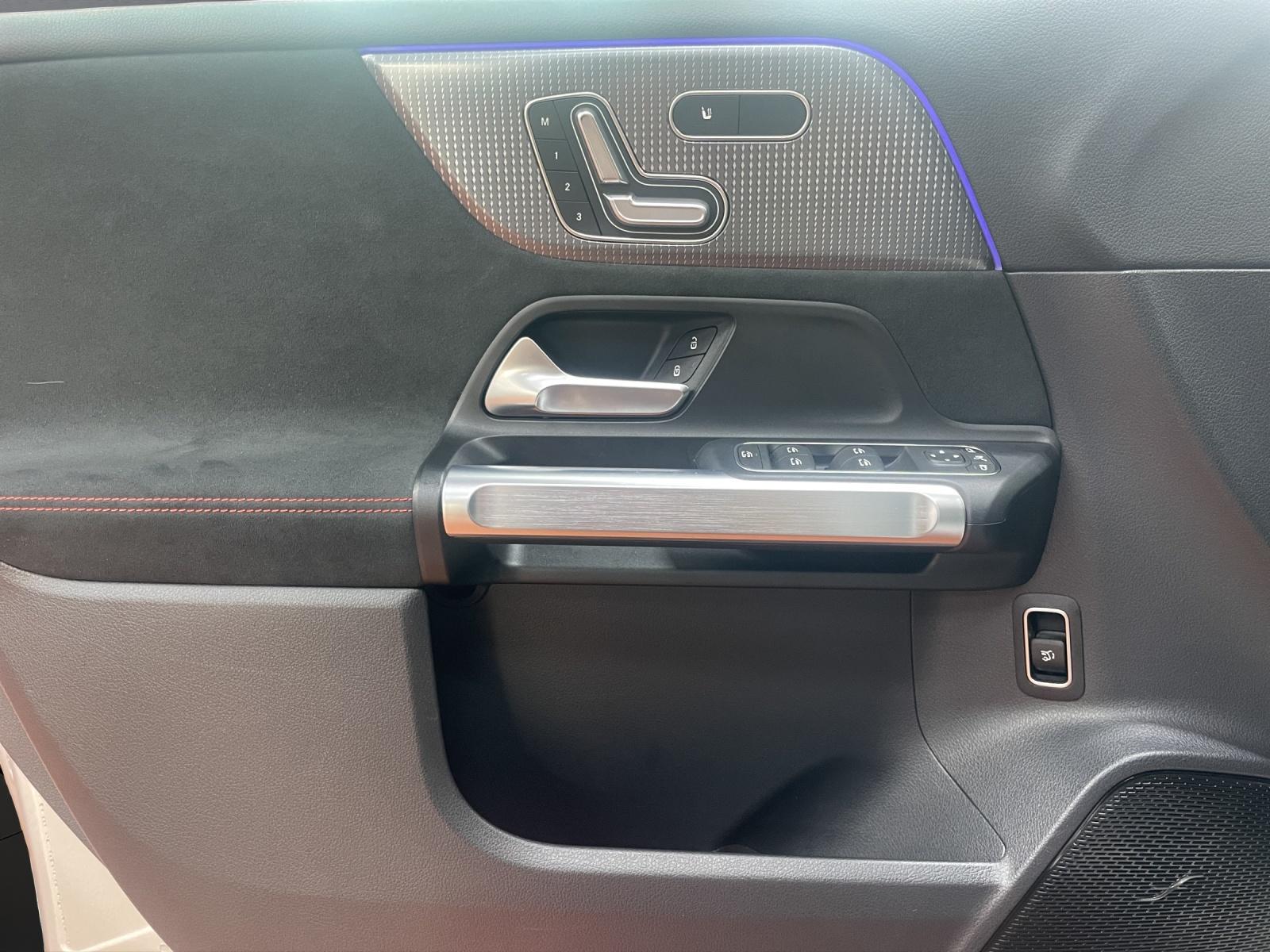 MERCEDES-BENZ EQB 350 4MATIC Swiss Star AMG Line-image-7