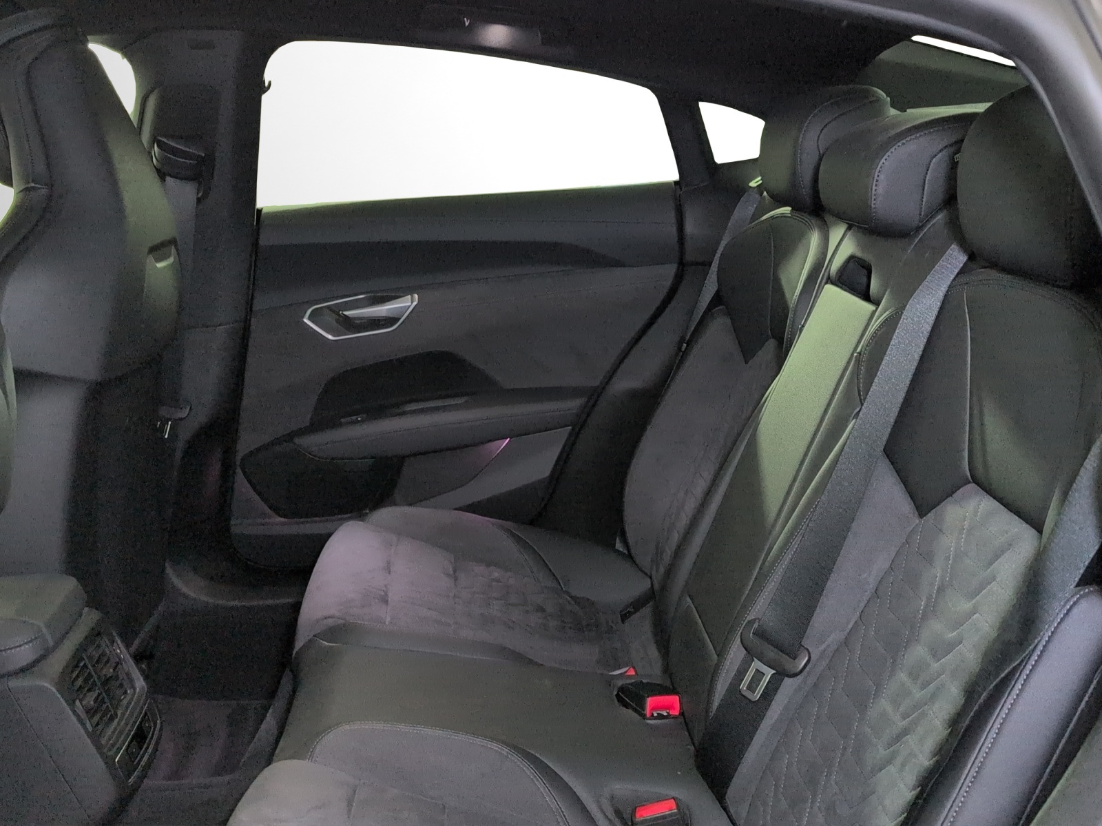 AUDI e-tron GT quattro-image-13