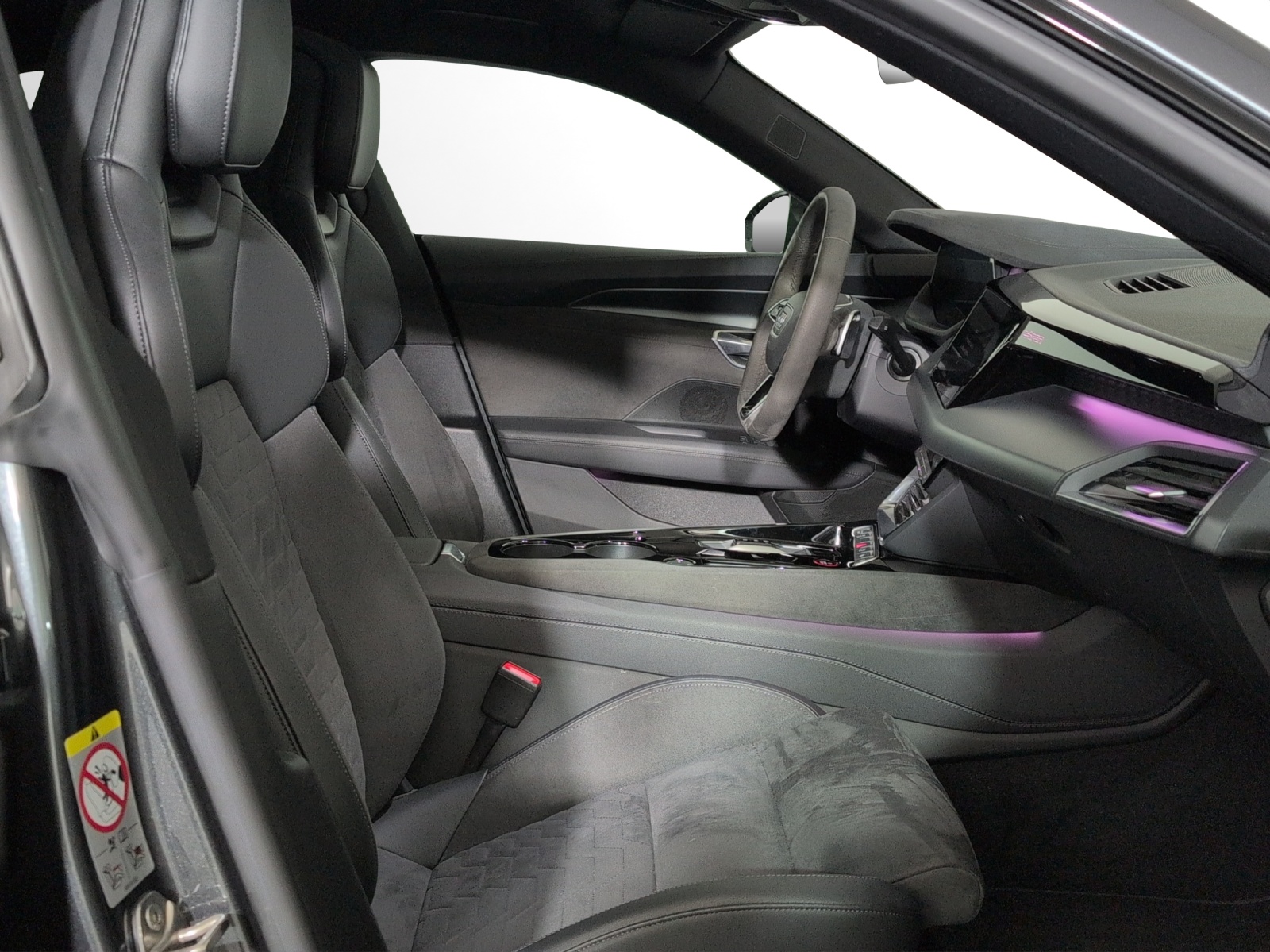 AUDI e-tron GT quattro-image-6