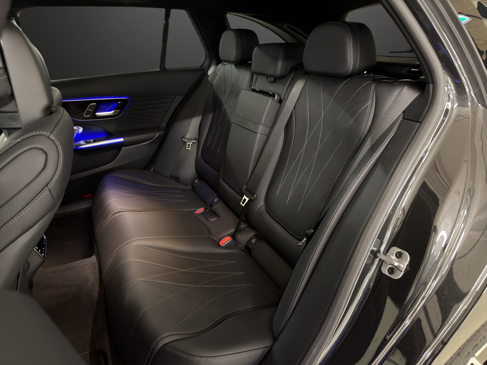 MERCEDES-BENZ C 200 T 4 Matic-image-14