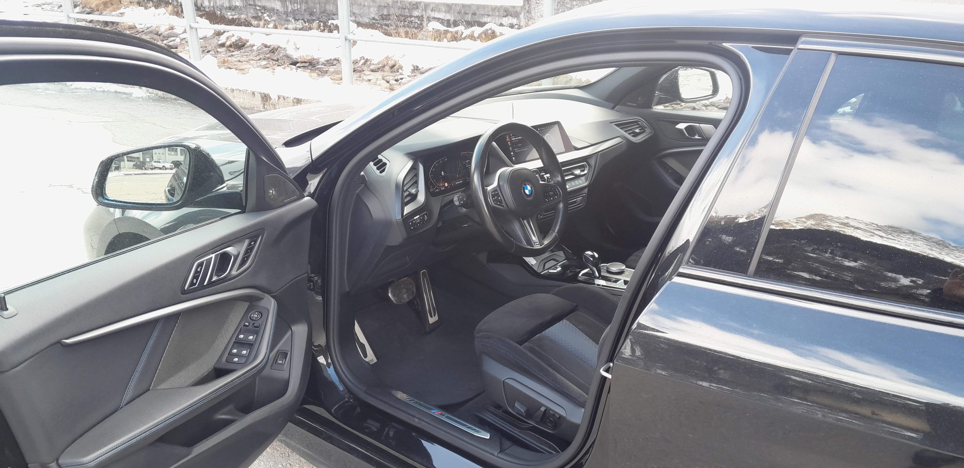 BMW 120d xDrive Steptronic M Sport-image-5
