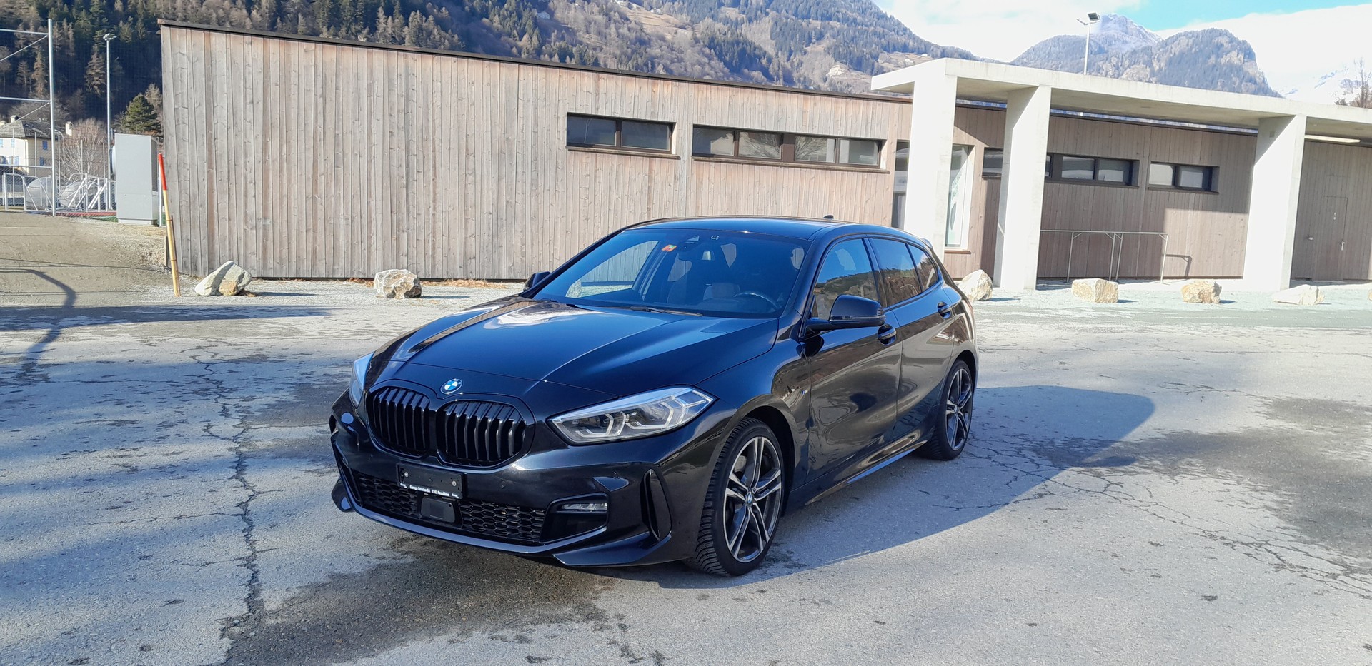 BMW 120d xDrive Steptronic M Sport-image-2