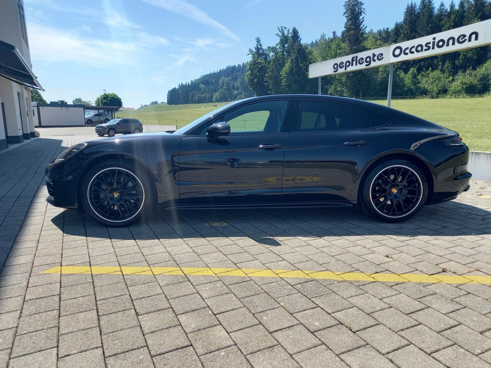 PORSCHE Panamera 4S PDK-image-2