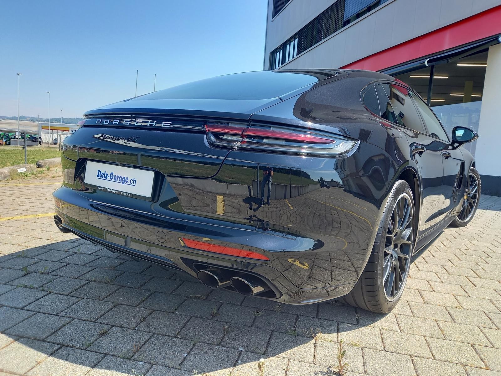 PORSCHE Panamera 4S PDK-image-1