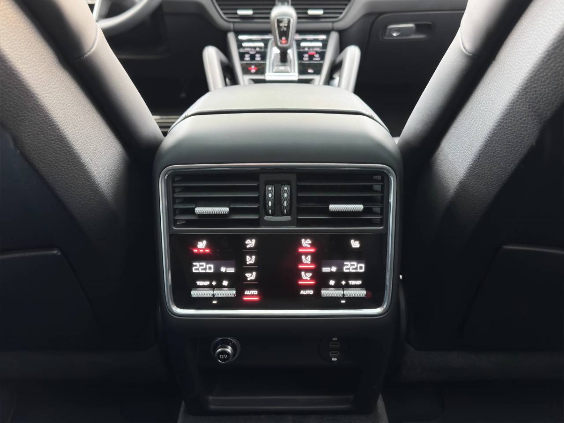 PORSCHE Cayenne Turbo Coupé-image-23