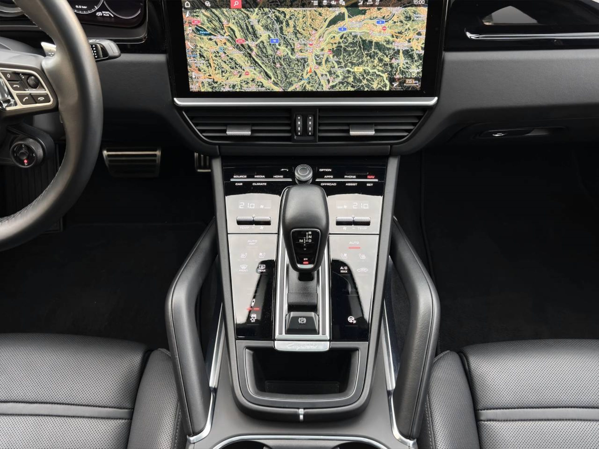 PORSCHE Cayenne Turbo Coupé-image-19