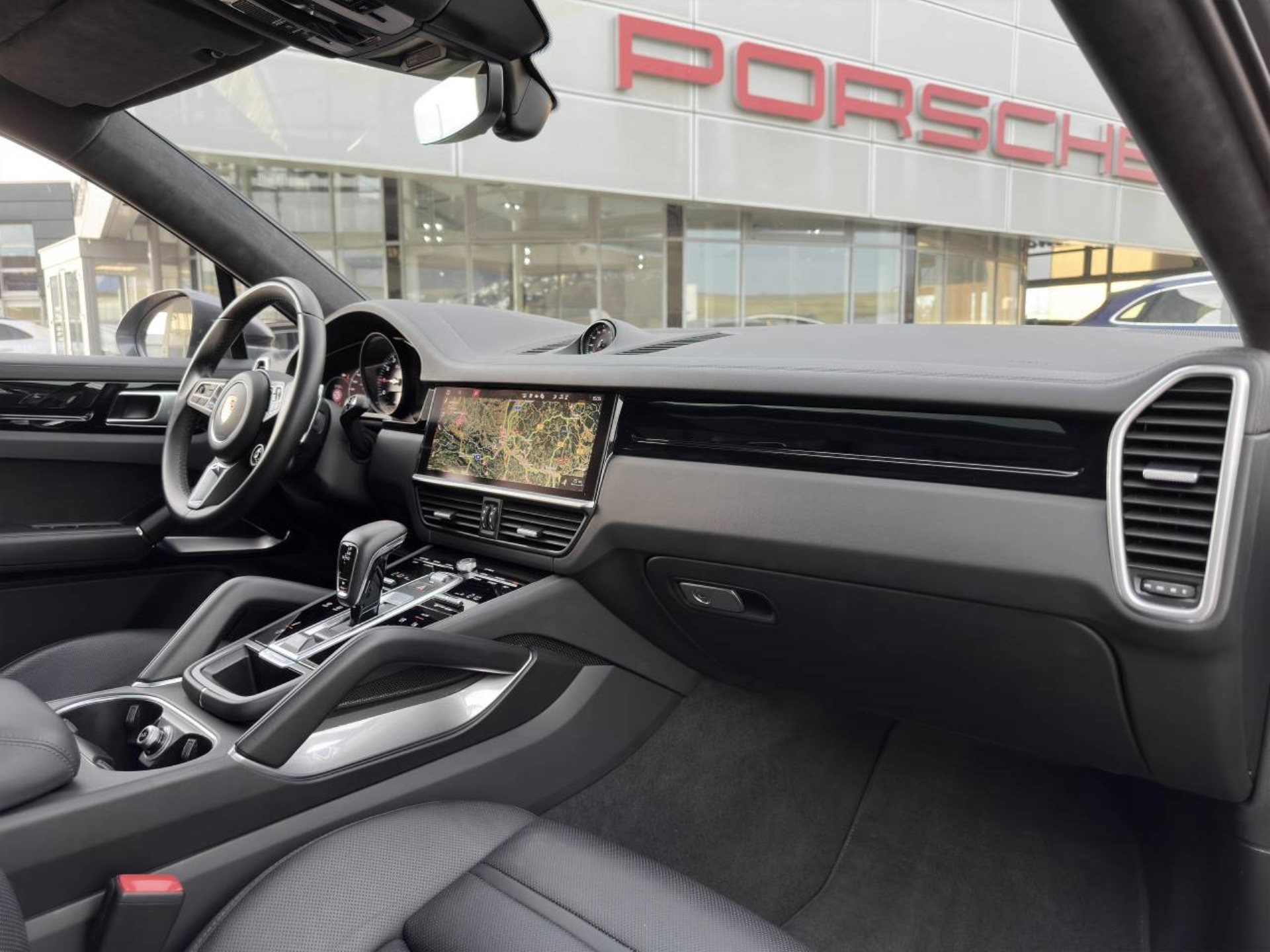 PORSCHE Cayenne Turbo Coupé-image-16