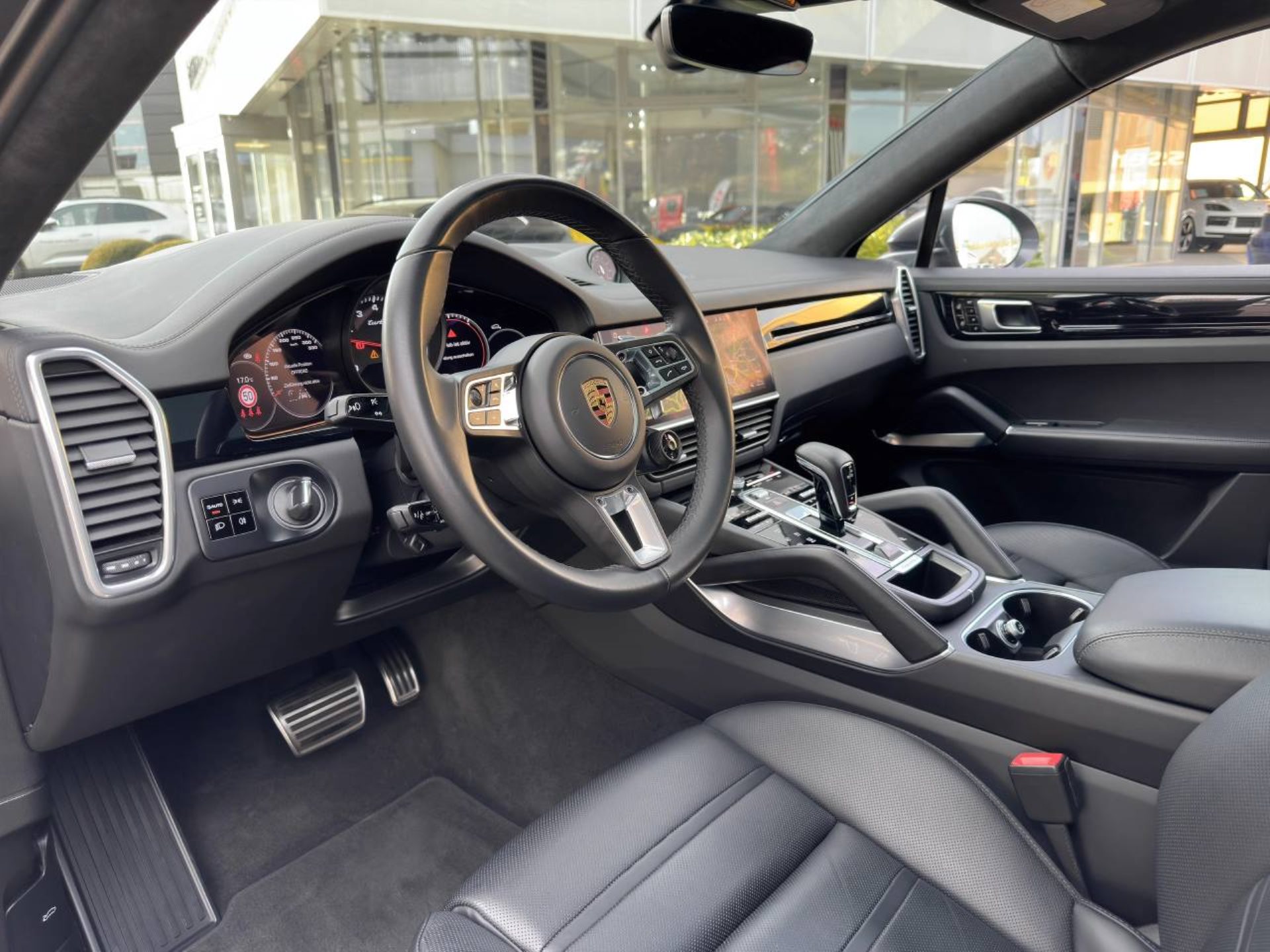 PORSCHE Cayenne Turbo Coupé-image-13