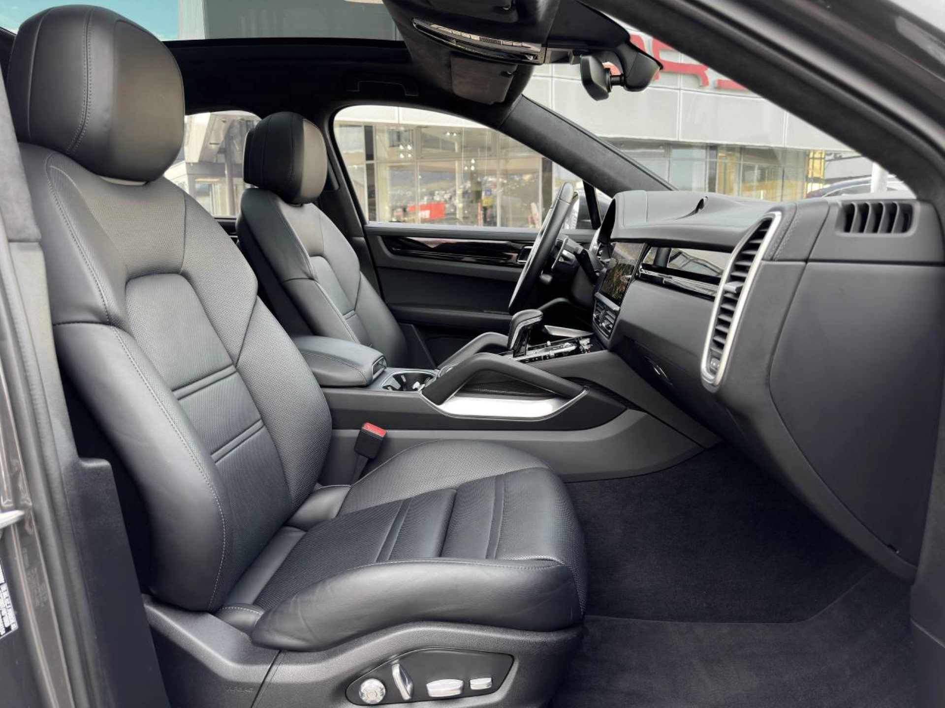 PORSCHE Cayenne Turbo Coupé-image-15