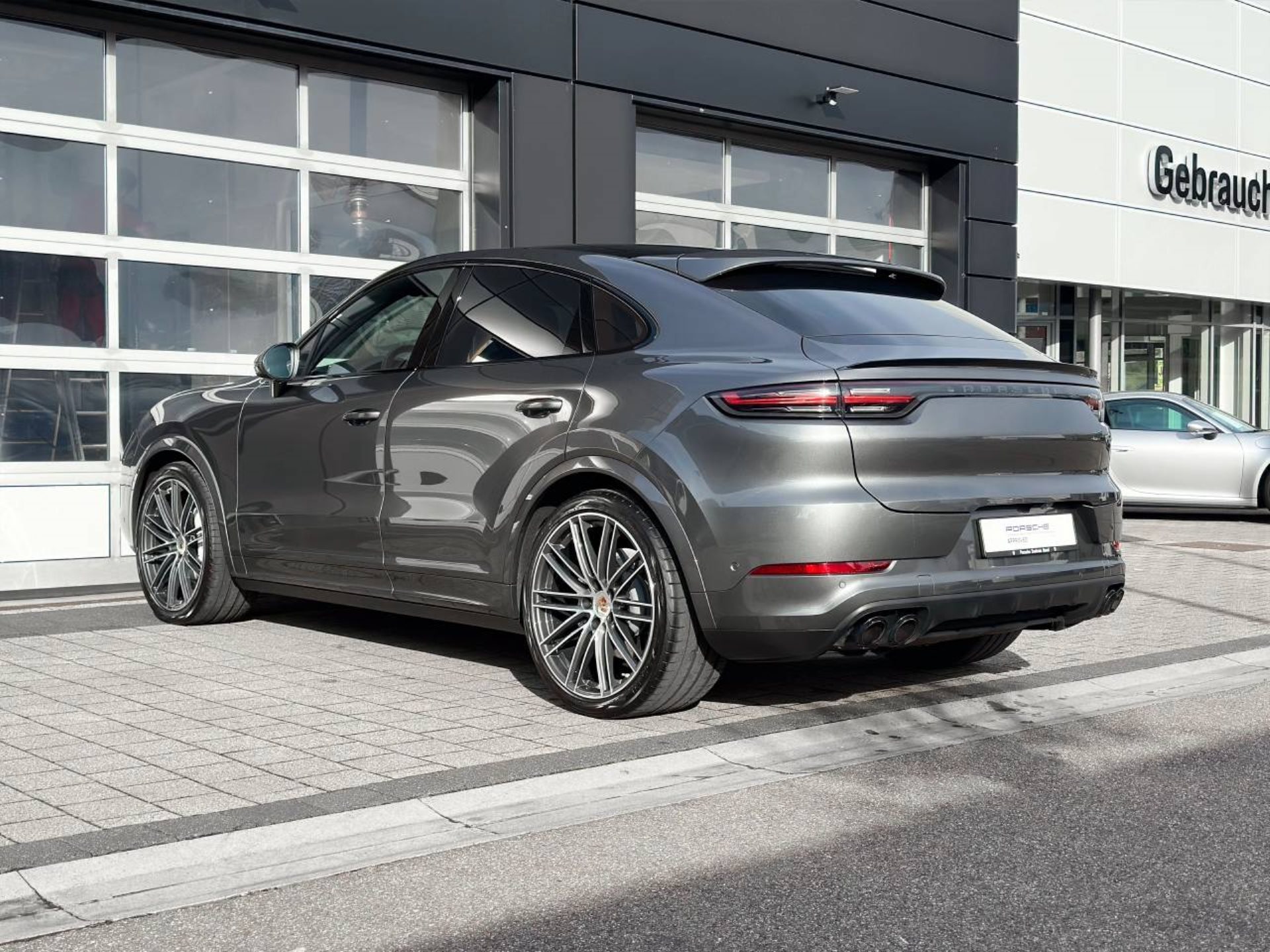 PORSCHE Cayenne Turbo Coupé-image-10
