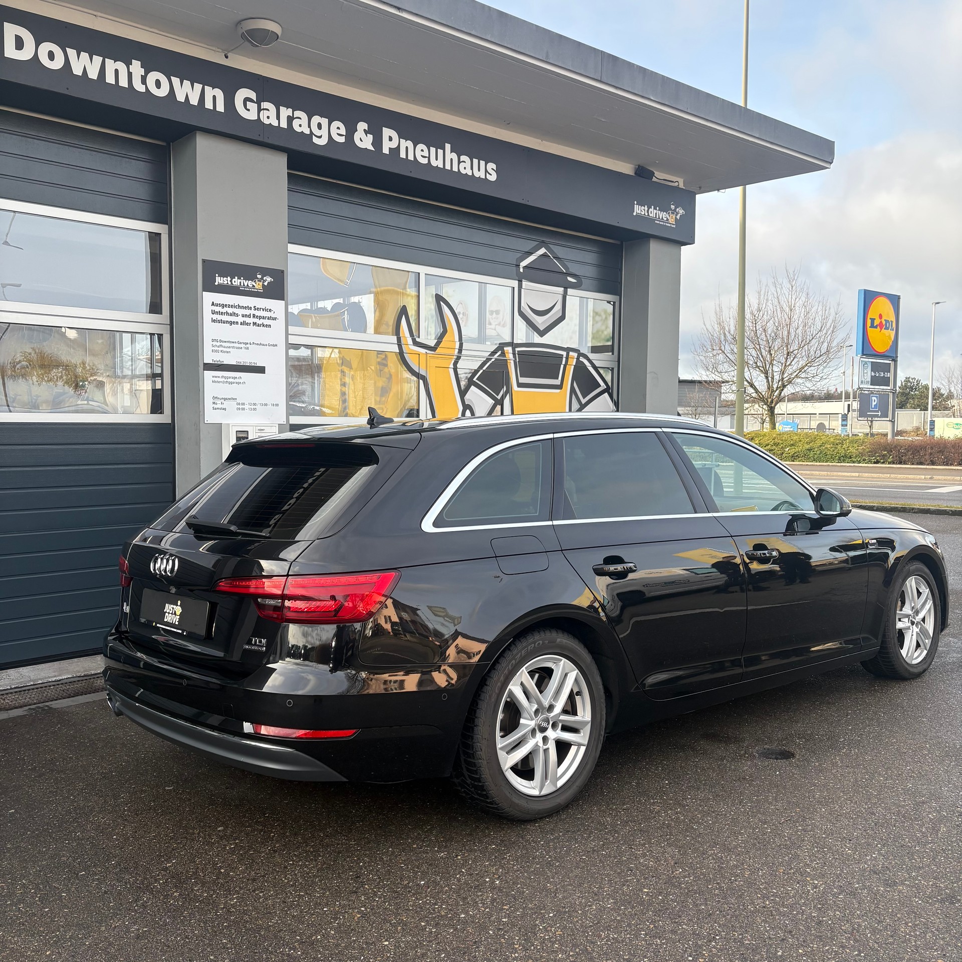 AUDI A4 Avant 3.0 TDI Design quattro tiptronic-image-2