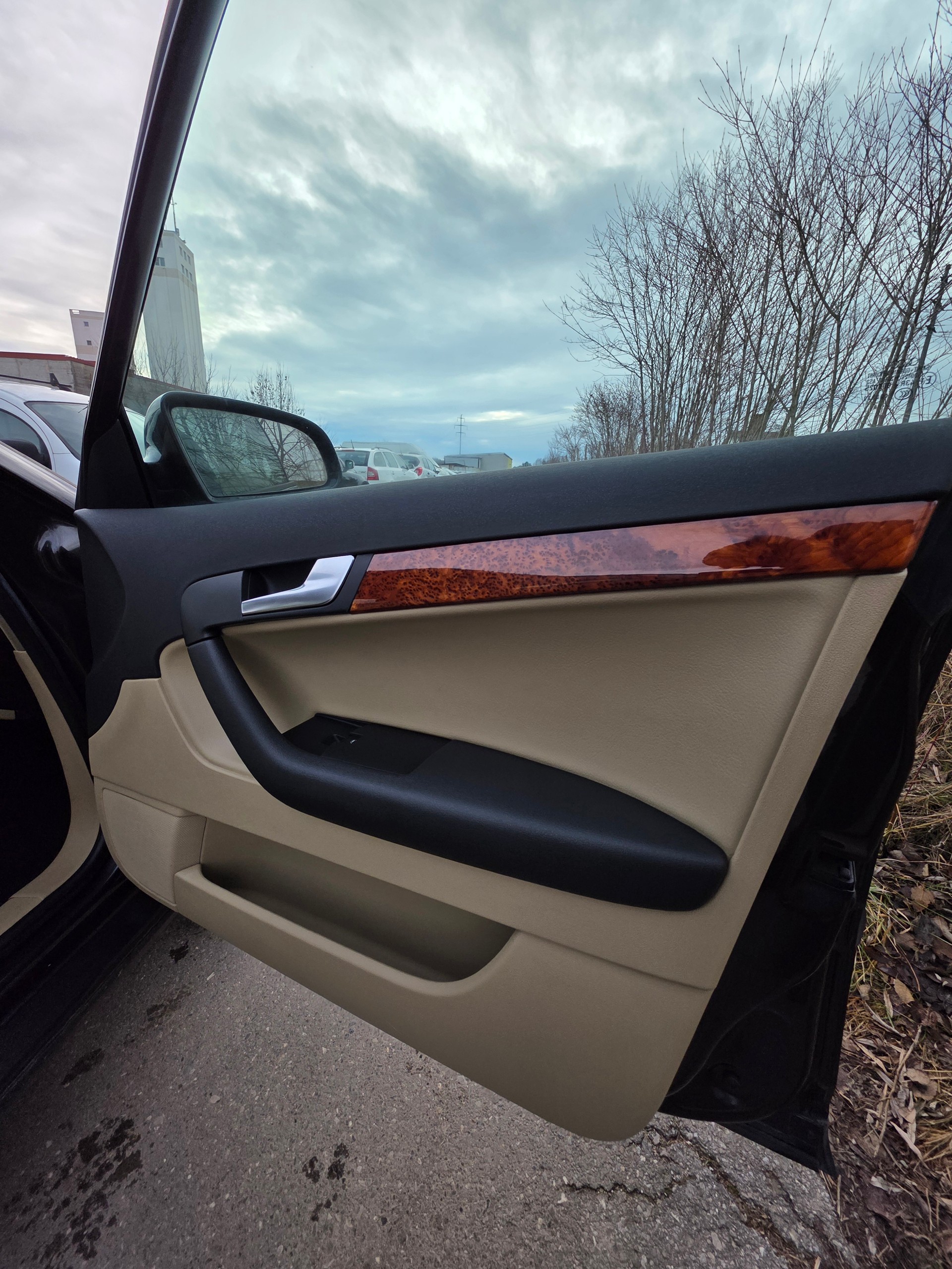 AUDI A3 Sportback 2.0 TDI Ambition-image-8