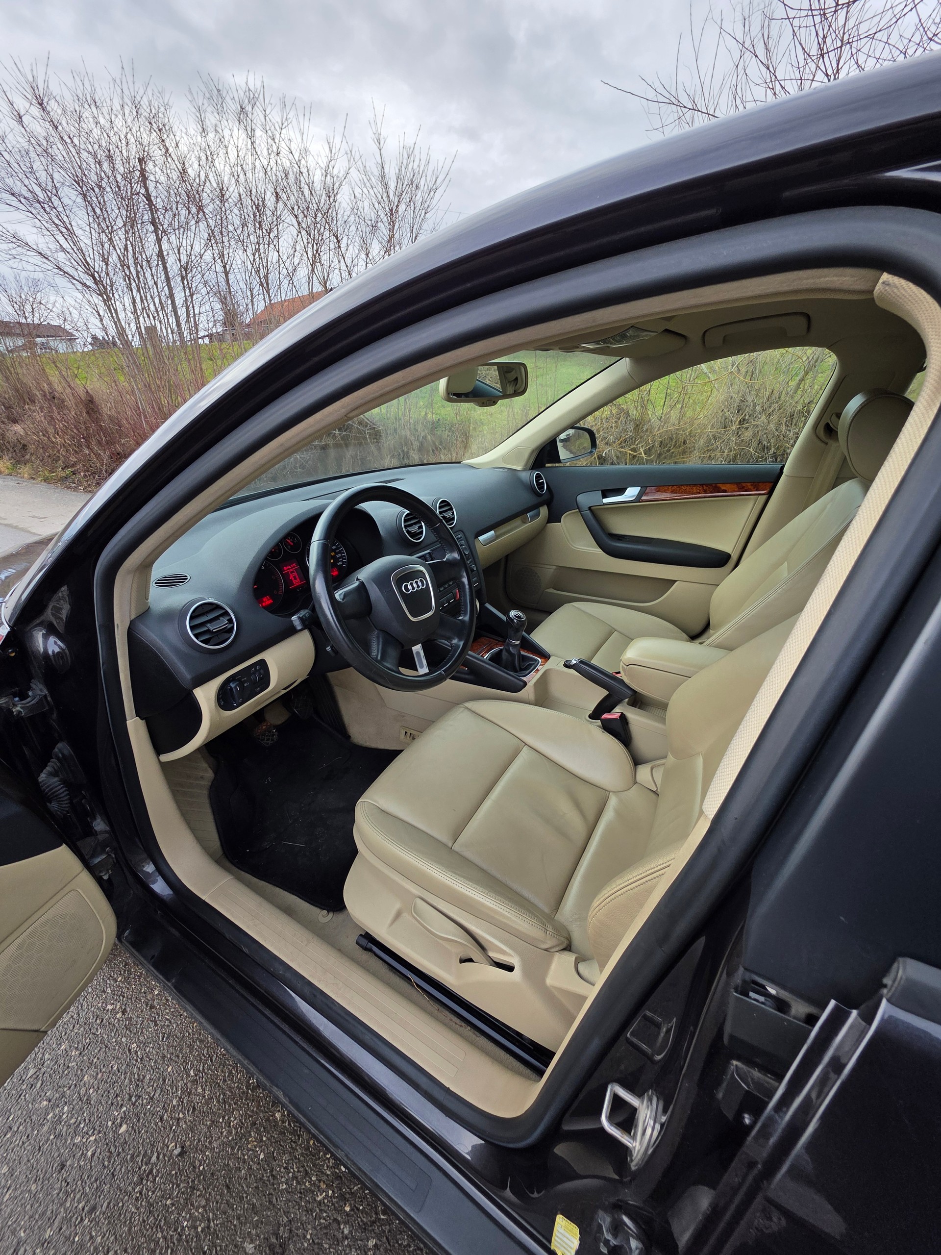 AUDI A3 Sportback 2.0 TDI Ambition-image-10