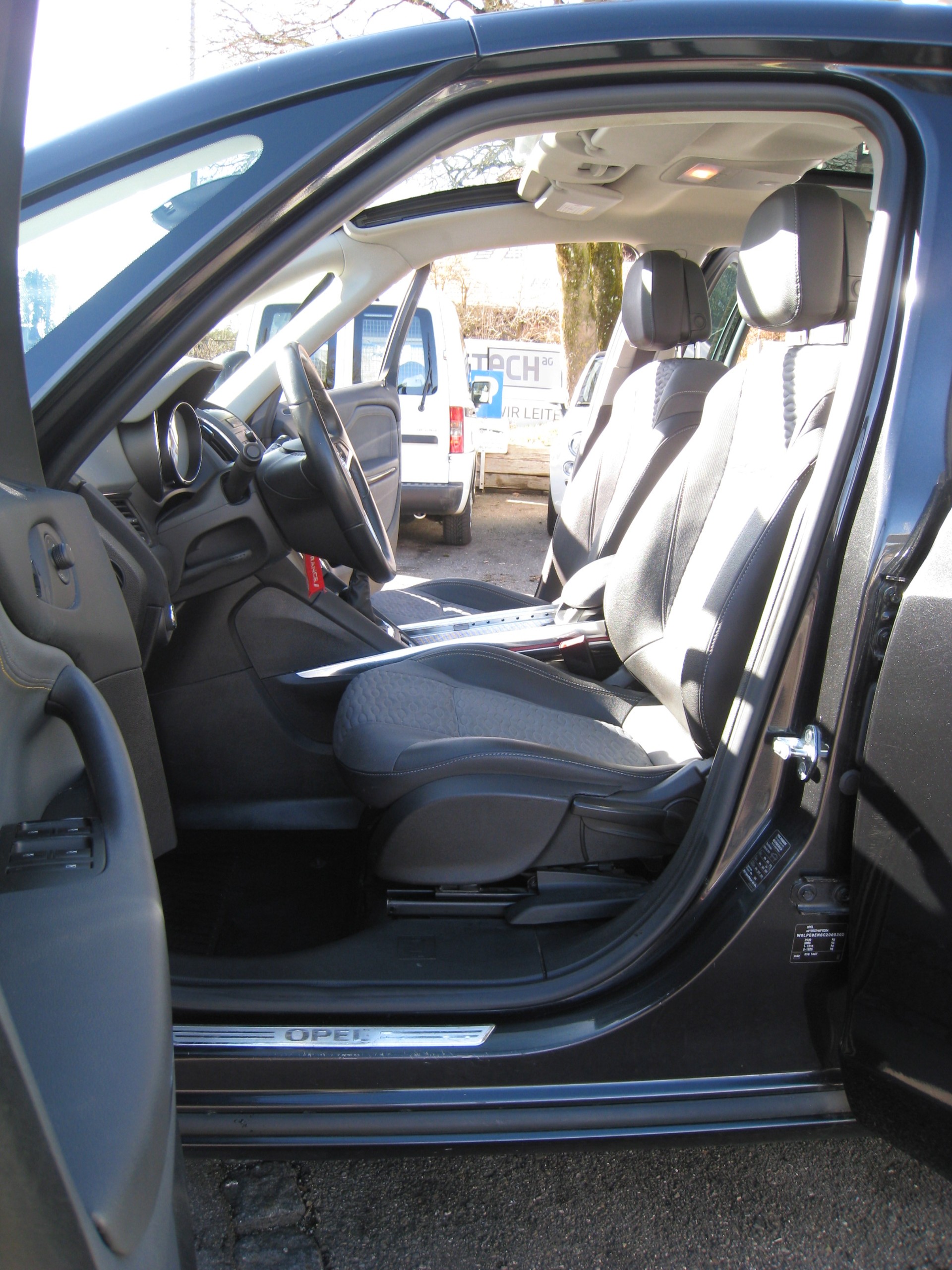 OPEL Zafira Tourer 2.0 CDTi Cosmo Start&Stop-image-9