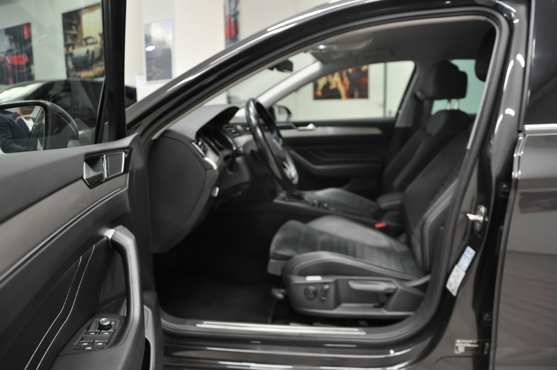 VW Passat 2.0 TDI BMT Business 4Motion DSG-image-9