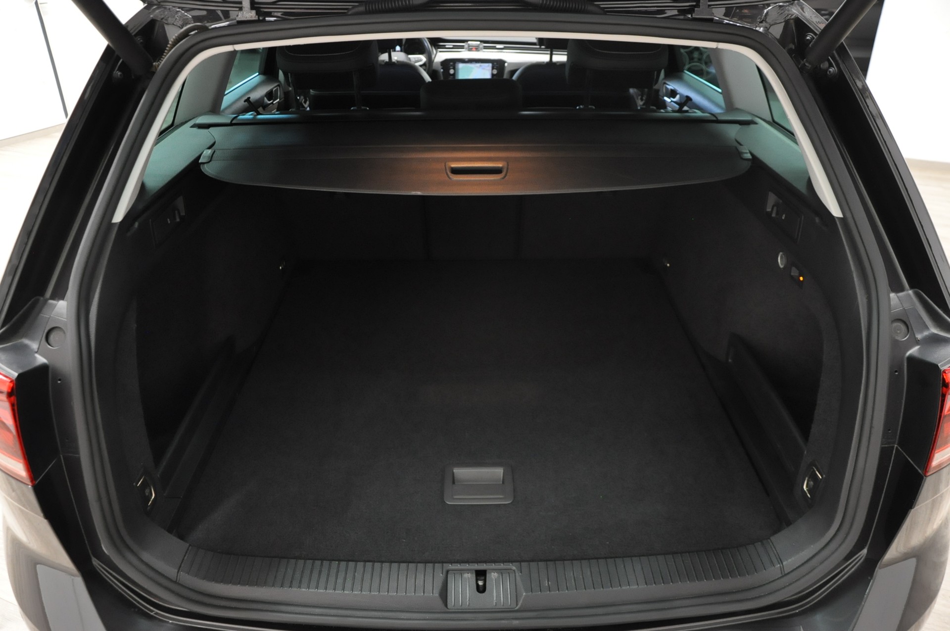 VW Passat 2.0 TDI BMT Business 4Motion DSG-image-20