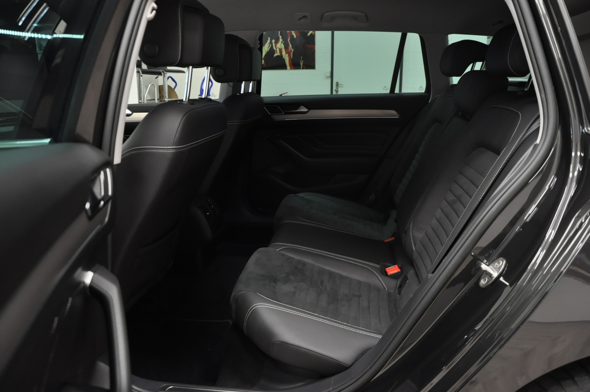 VW Passat 2.0 TDI BMT Business 4Motion DSG-image-16