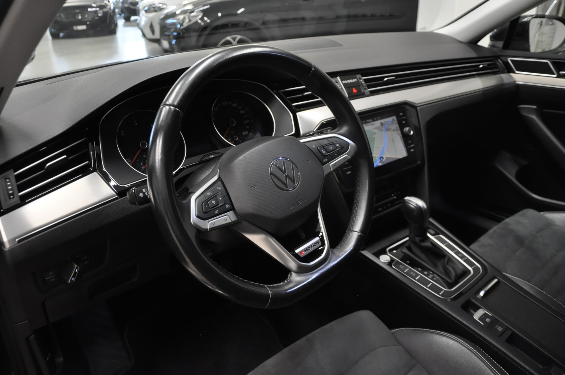 VW Passat 2.0 TDI BMT Business 4Motion DSG-image-11