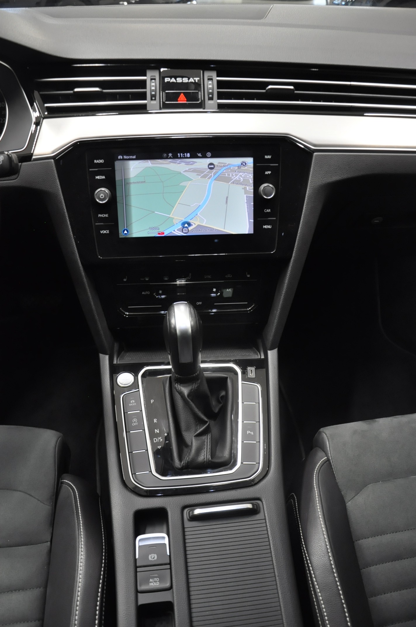 VW Passat 2.0 TDI BMT Business 4Motion DSG-image-19