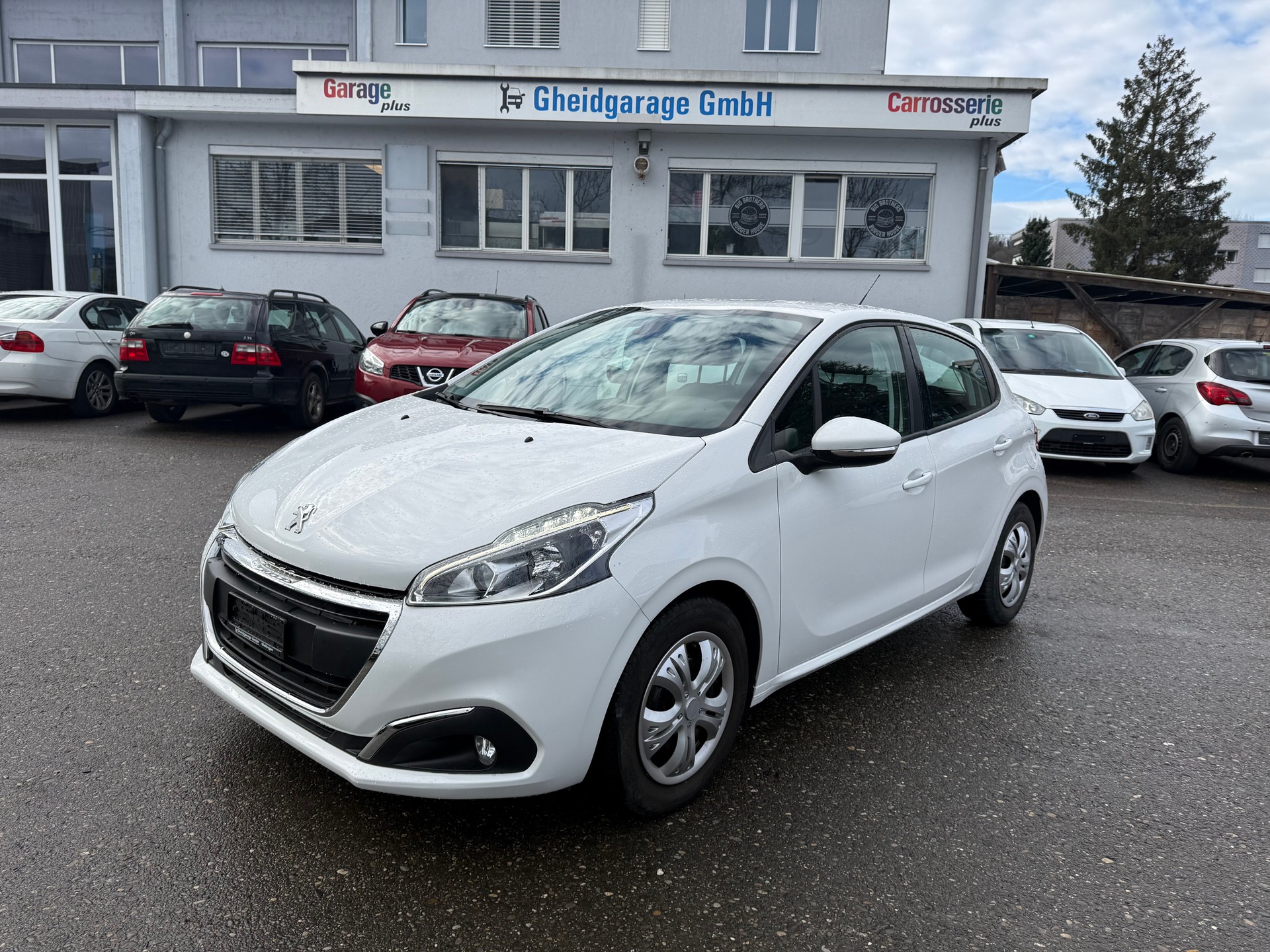PEUGEOT 208 1.2 PureTech Active-image-1